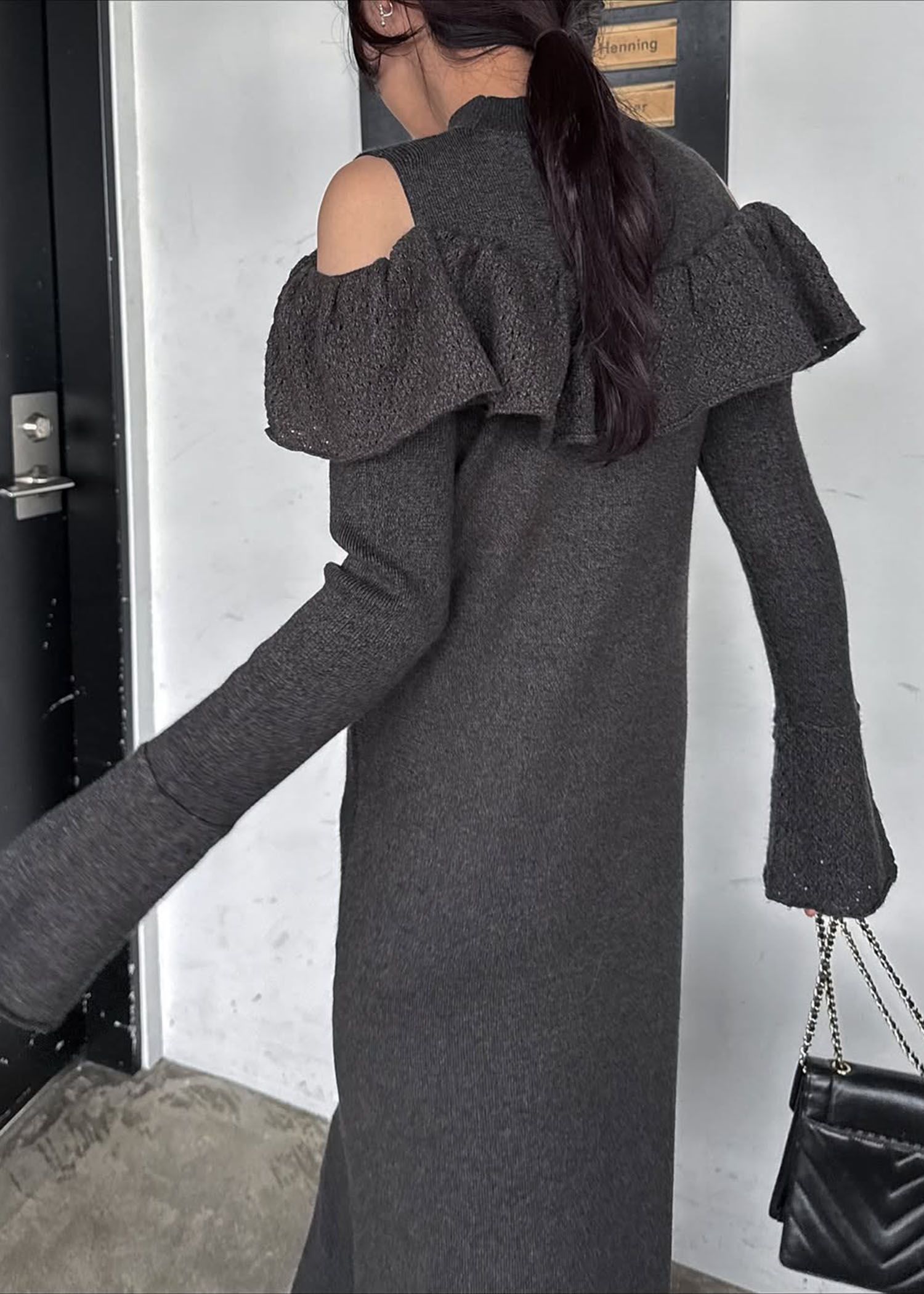 shoulder slit frill mermaid knit OP / ショルダースリットフリル マーメイドワンピース (ブラック) / 25AW /