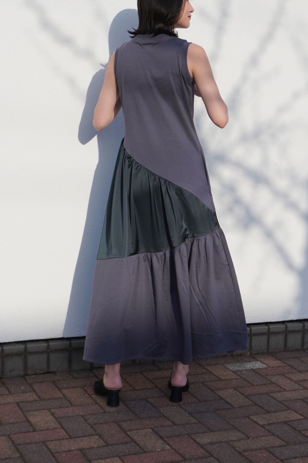 CLEFF TIERED DRESS / ティアードドレス (グレー×ダークグリーン)
