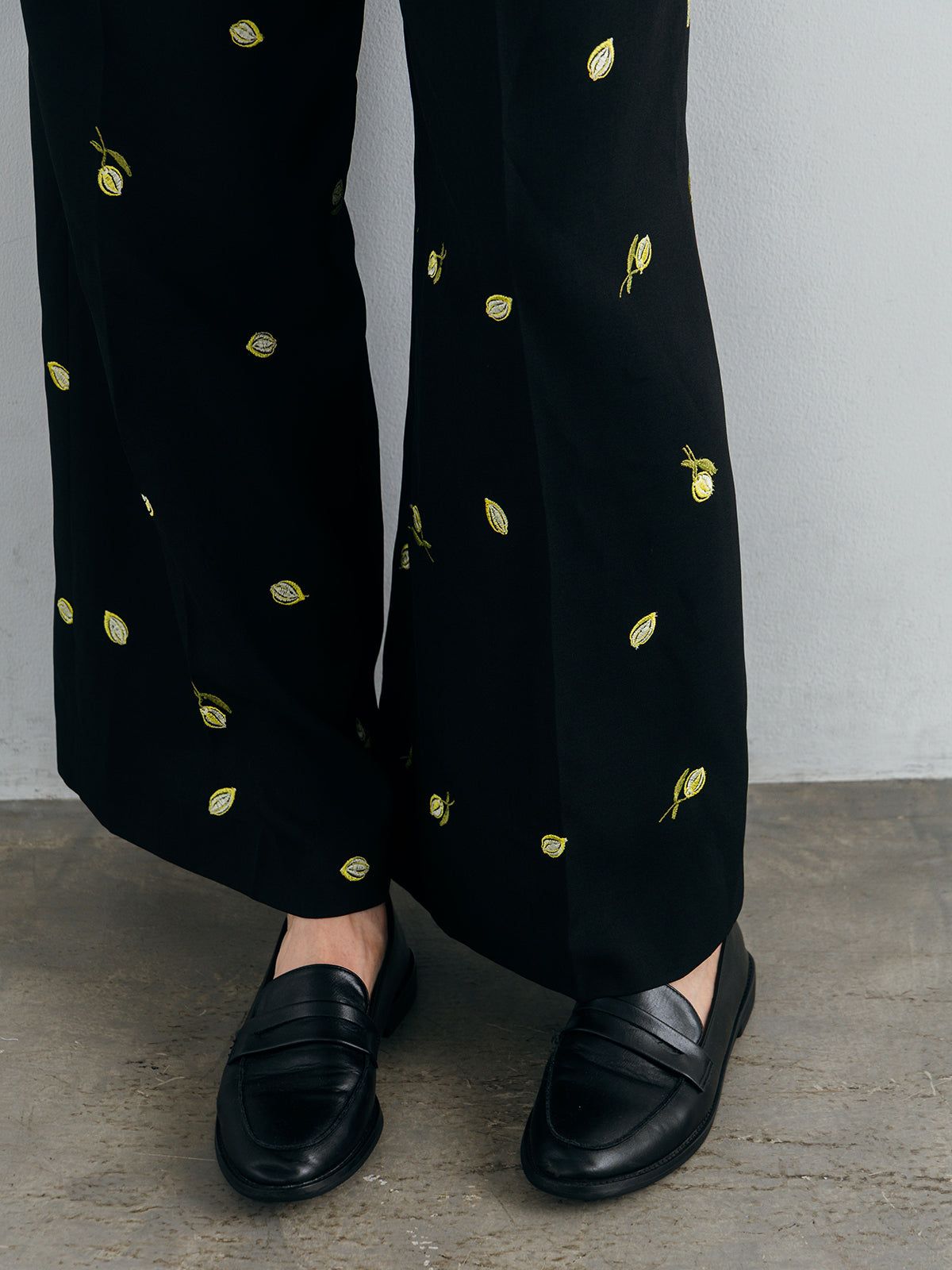 モチーフ エンブロイダリーパンツ (ブラック) MOTIF EMBROIDERY PANTS (Black) /  26SS