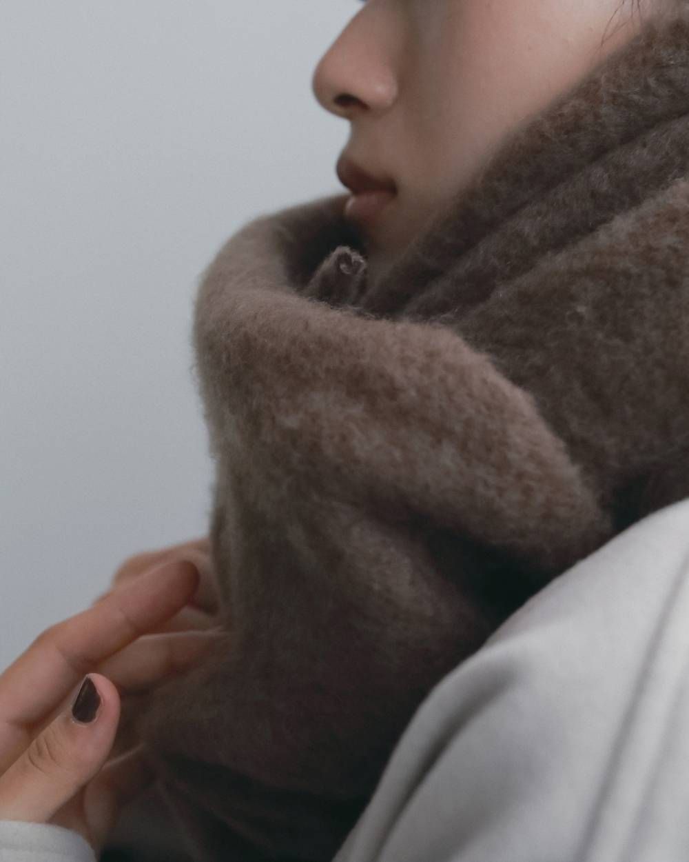 ソフトフリンジ ストール (ブラウン) Soft Fringe Stole (Brown) / 26AW 【6月29日まで期間限定予約】
