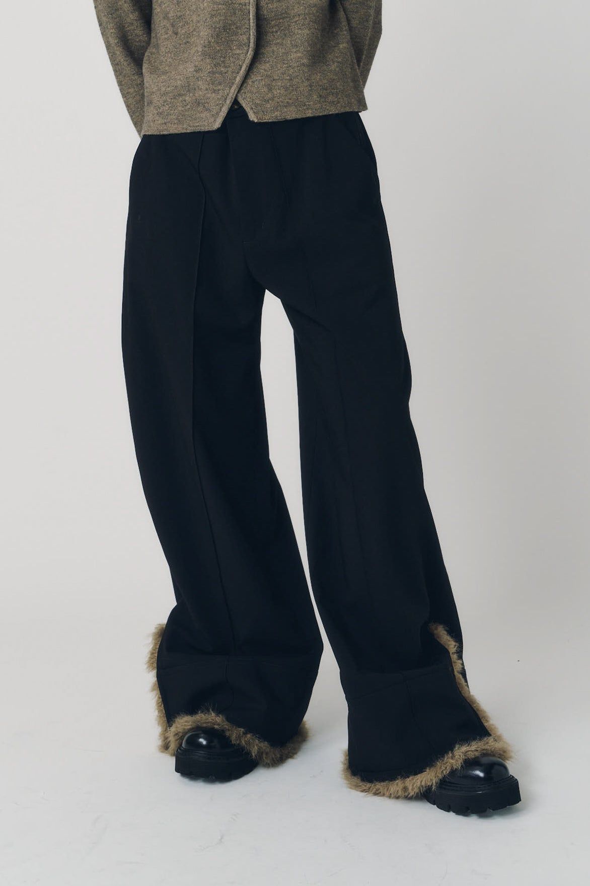 ダブルヘムファートラウザー (ブラックファー) double hem fur trousers(unisex) (Black Fur) / 26AW