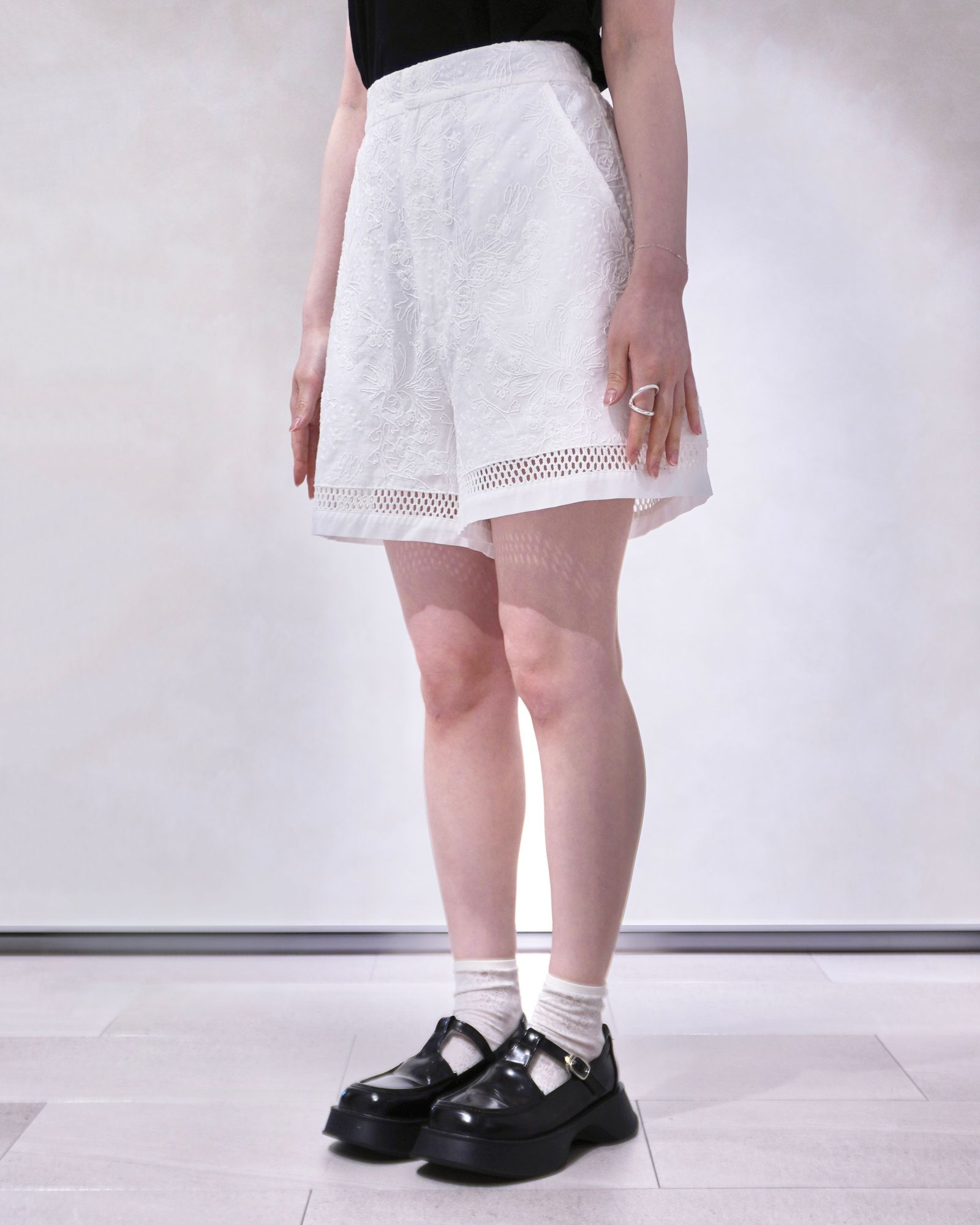 コットンレース ショートパンツ (ホワイト) cotton lace trimming S/PT (White) /  26SS