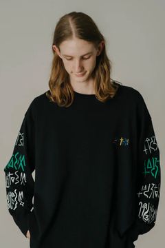 GRAPHIC LONG SLEEVE TEE / グラフィックロングスリーブTシャツ (ブラック)  / ユニセックス