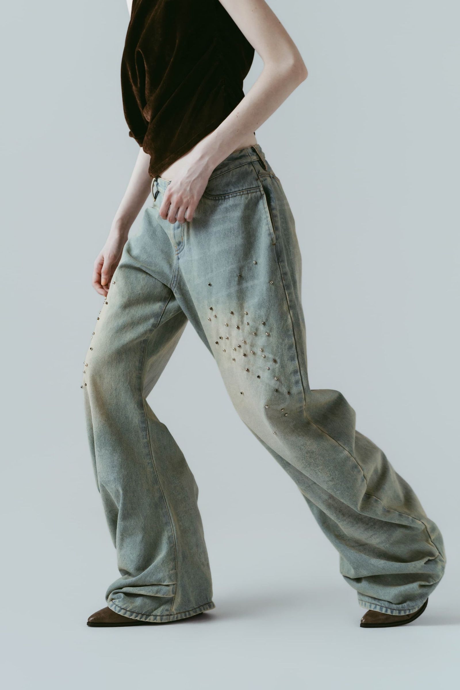 スタッズ ドレープデニム (ブルー) studded draped denim pants(unisex) (Blue) /  26SS