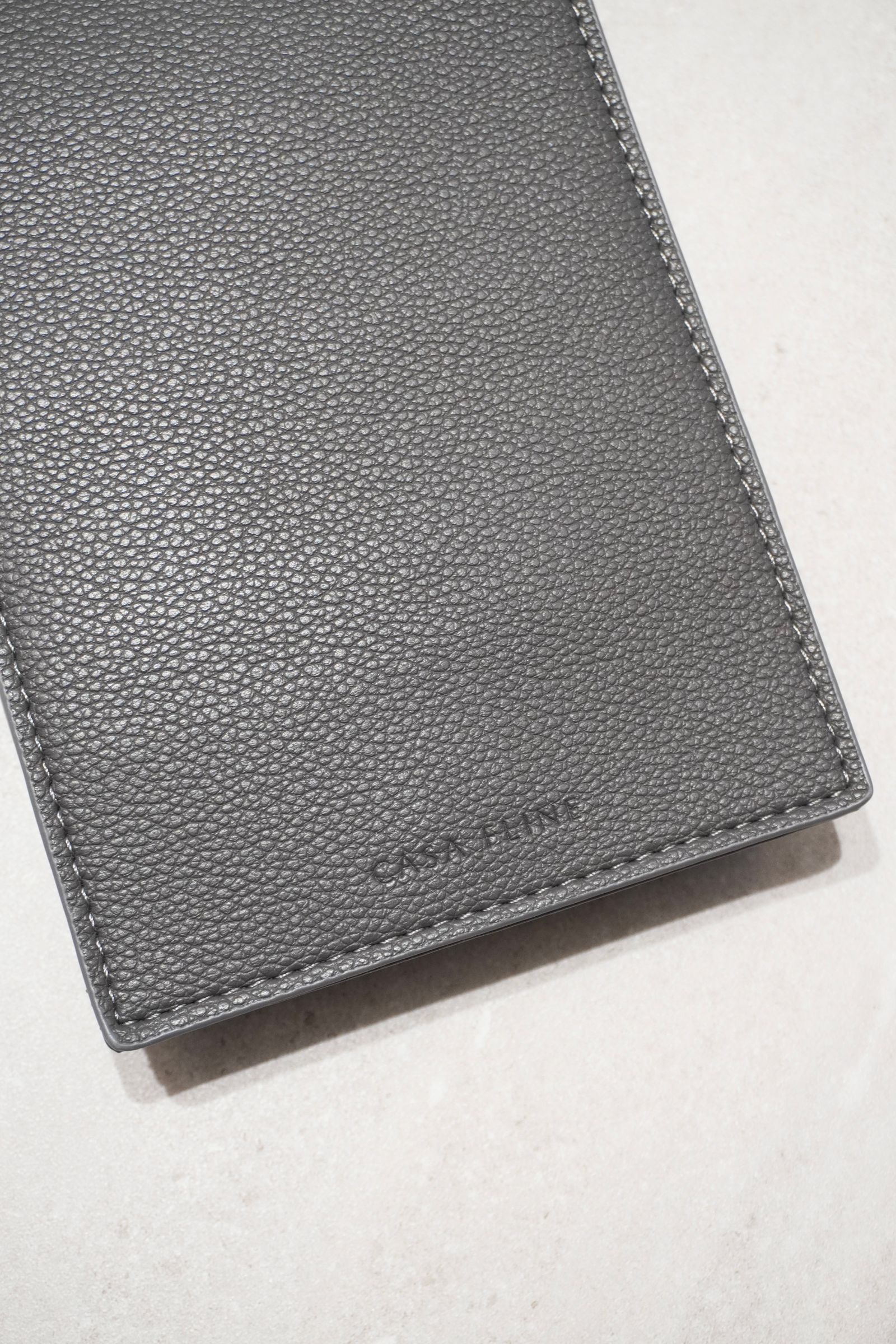 RECYCLING LEATHER MULTI MOBILE POUCH / リサイクルレザーマルチモバイルポーチ (チャコール) スマホショルダー/コインケース・カードホルダー付き / 取り外し可能