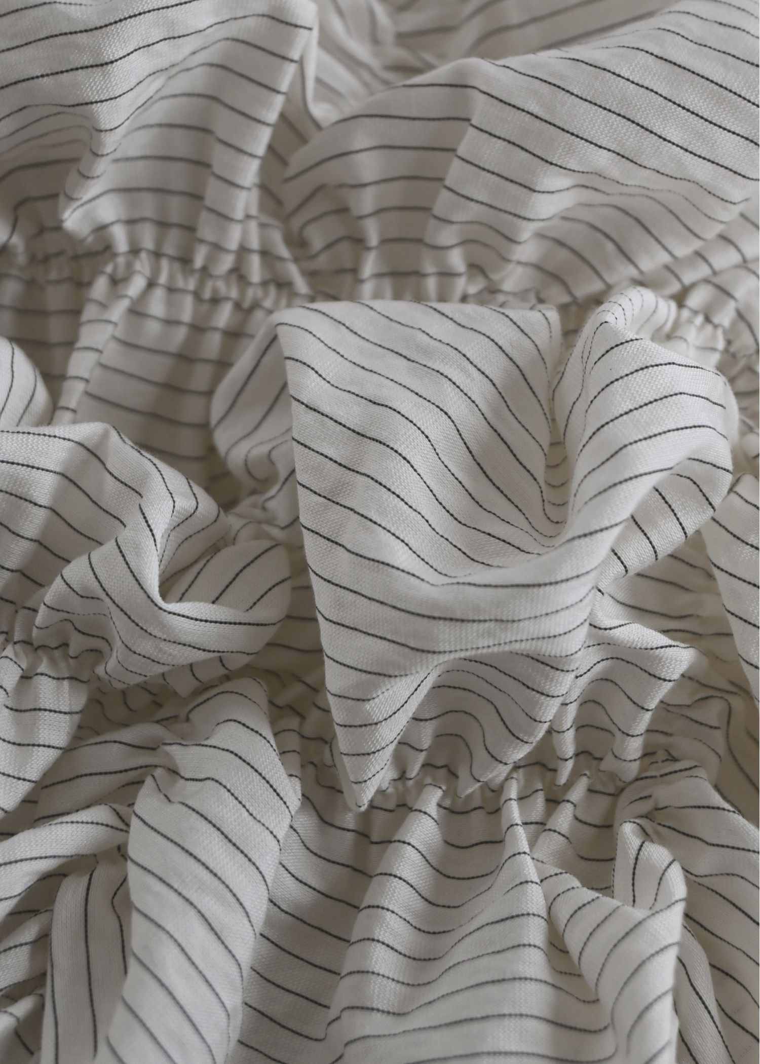 ホイップ ストライプトップス (アイボリー) whip shirring stripe 2way tops (Ivory) /  26SS