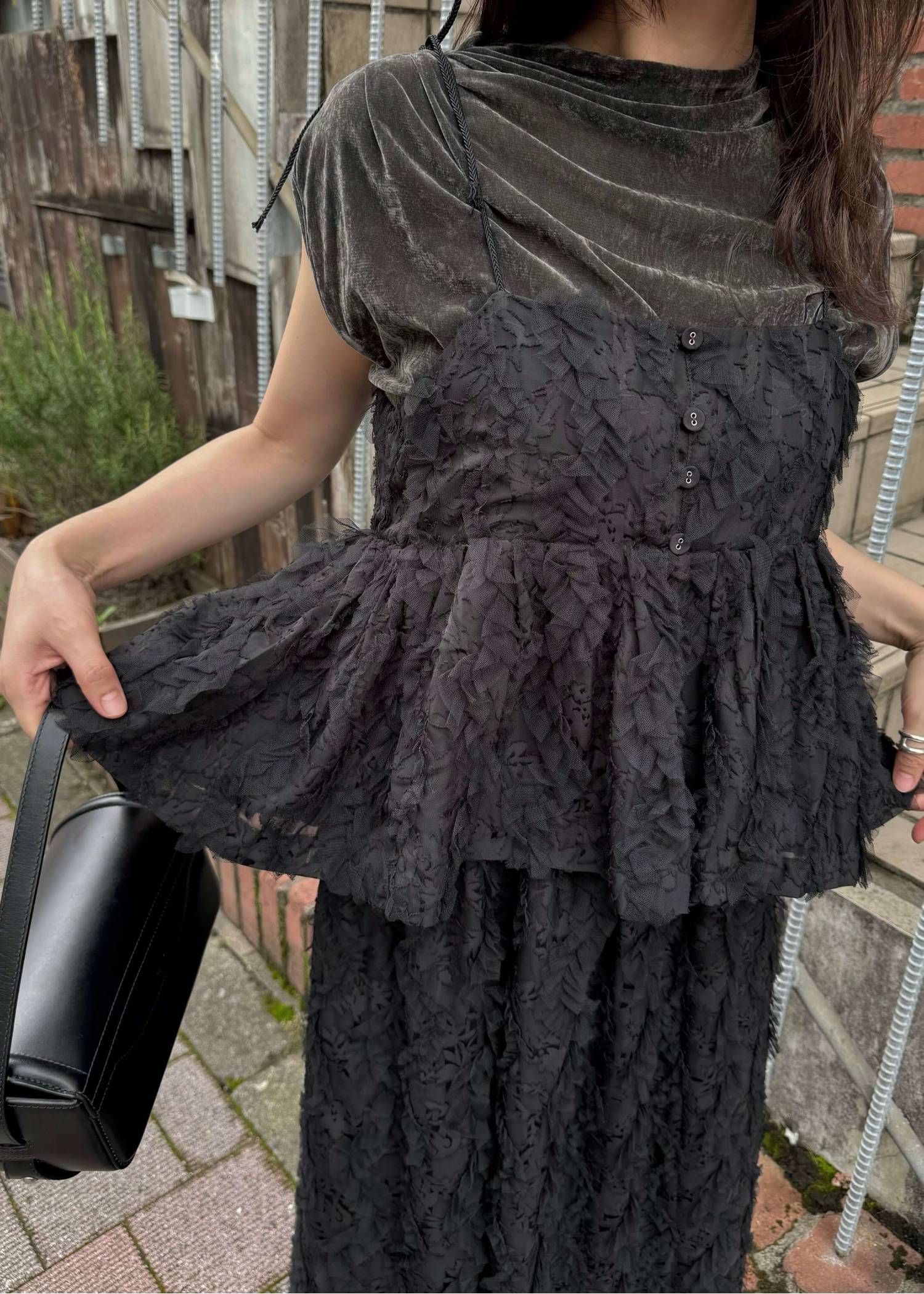 カットジャガード キャミソール (ブラック) cut jacquard tulle gather camisole (Black) /  26SS
