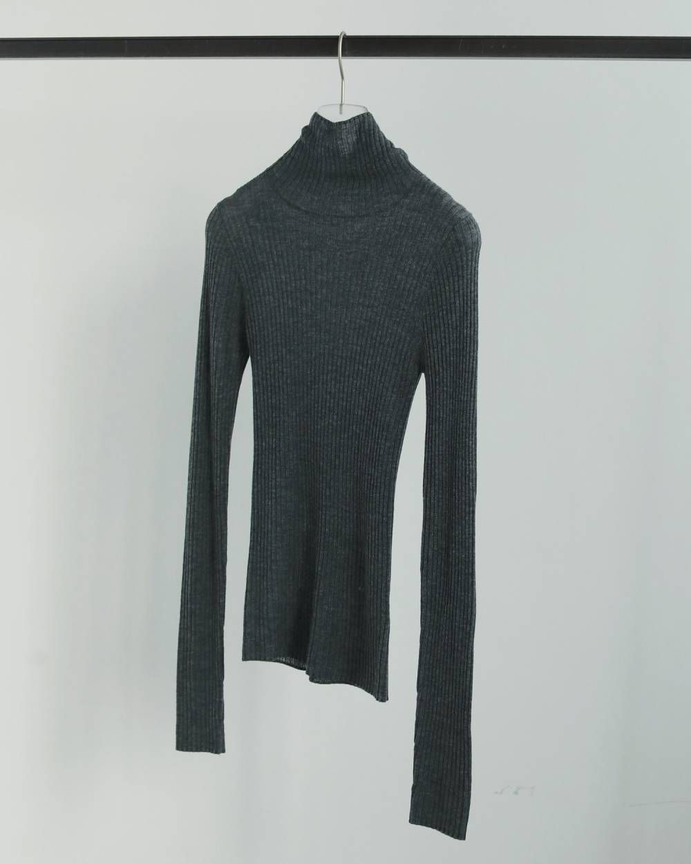 【25AW】Soft Rib Turtle / ソフトリブ タートルネックニット (チャコールグレー)