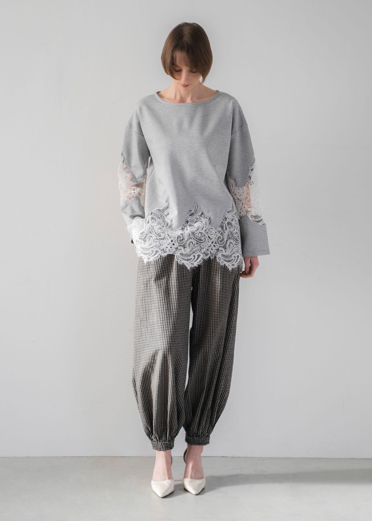 scallop lace sheer panel cut & sewn tops / シアーレース カットソートップス (Gray) / 26SS