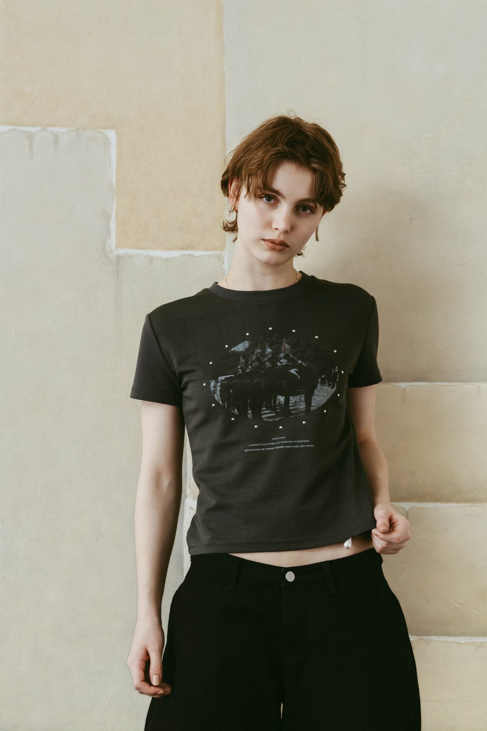 スタッズコンパクトTシャツ (チャコール) studded compact tee (Charcoal) /  26SS