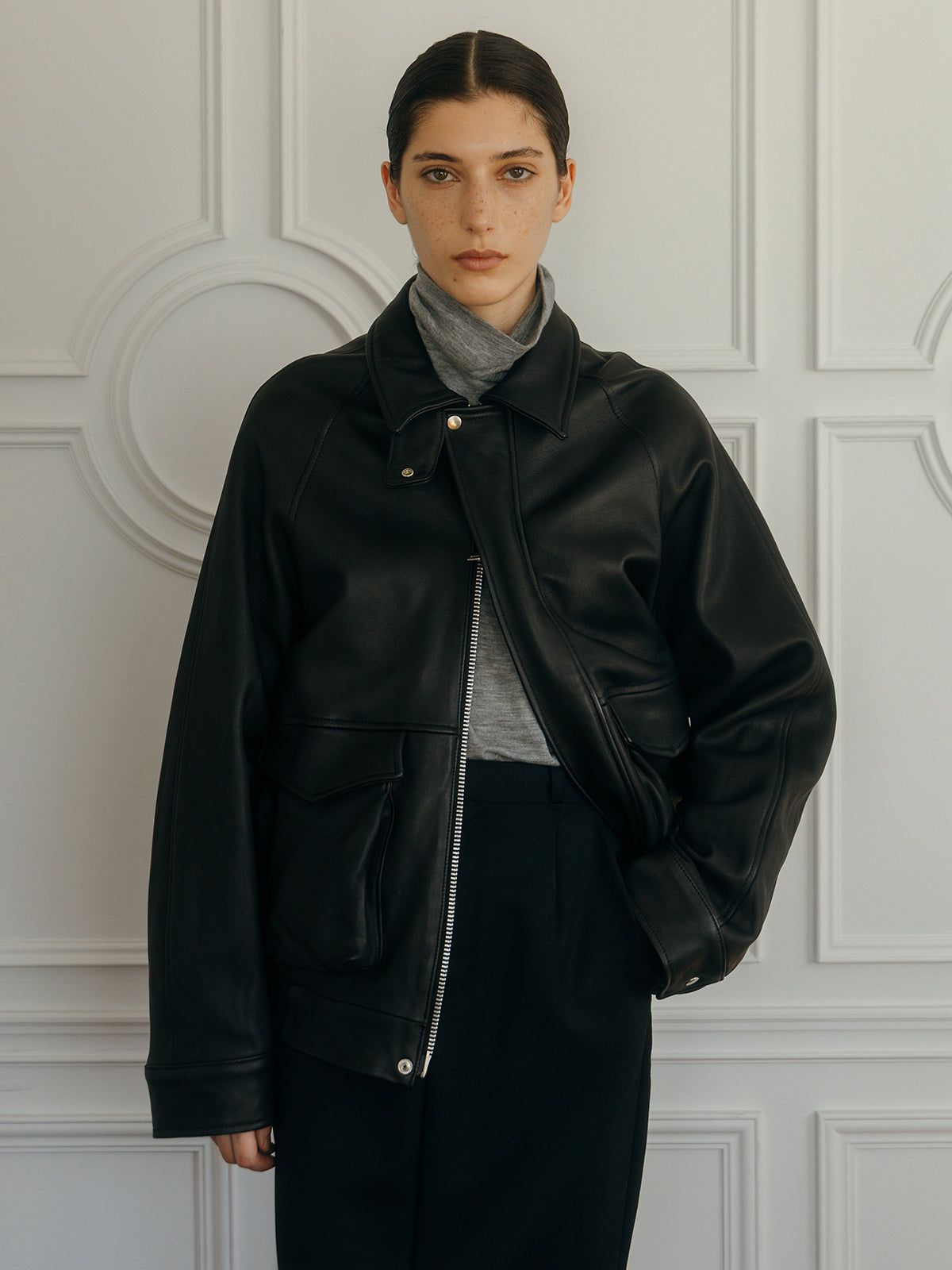 【BF割引対象12/2まで】【25AW】FINE WOOL OVER HIGH NECK TOPS / ファインウール ハイネックニットトップス  (グレー)