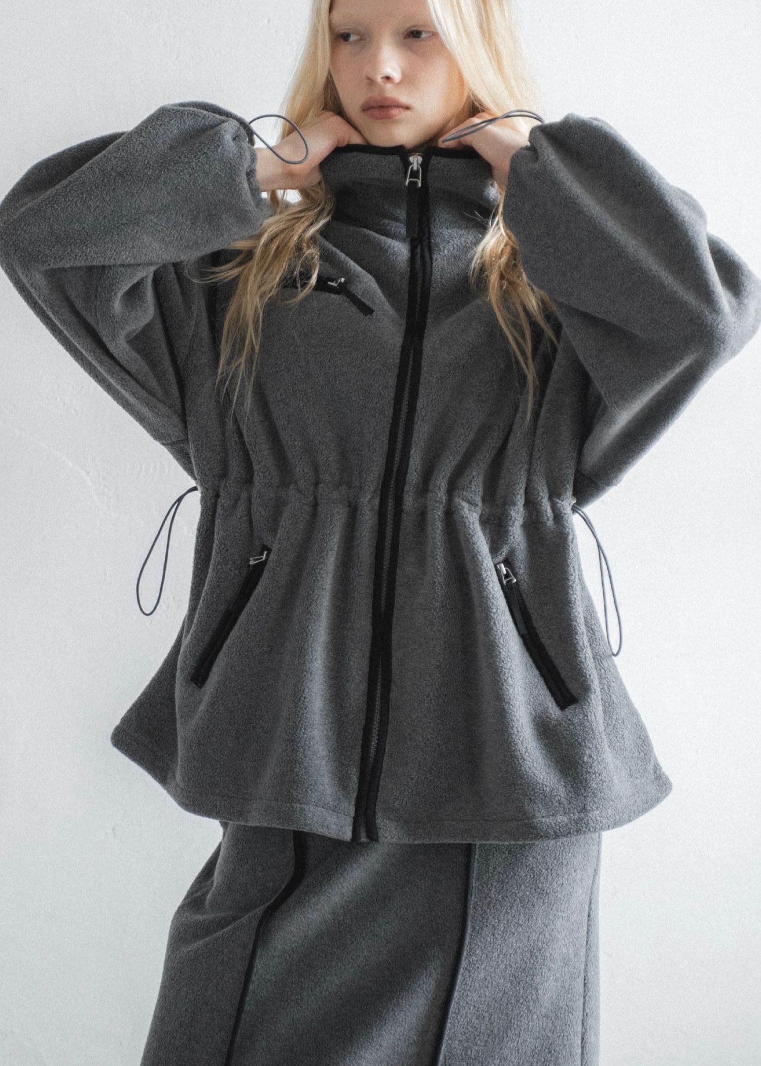 bi color piping fleece drawstring tops / バイカラー フリーストップス (チャコール) / 25AW /