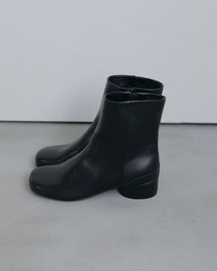 ローヒール ショートブーツ (ブラック) Lowheel Short Boots (Black) / 26AW 【6月29日まで期間限定予約】