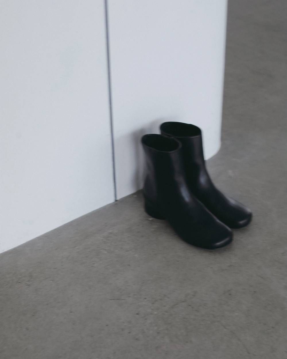 ローヒール ショートブーツ (ブラック) Lowheel Short Boots (Black) / 26AW 【6月29日まで期間限定予約】