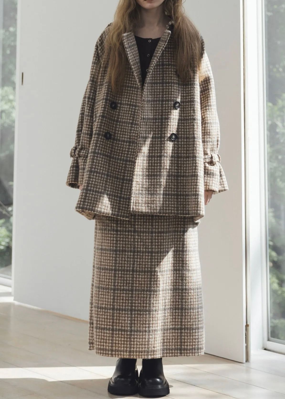 middle shaggy volume sleeve trench coat / ミドル シャギートレンチコート (キャメル) / 25AW