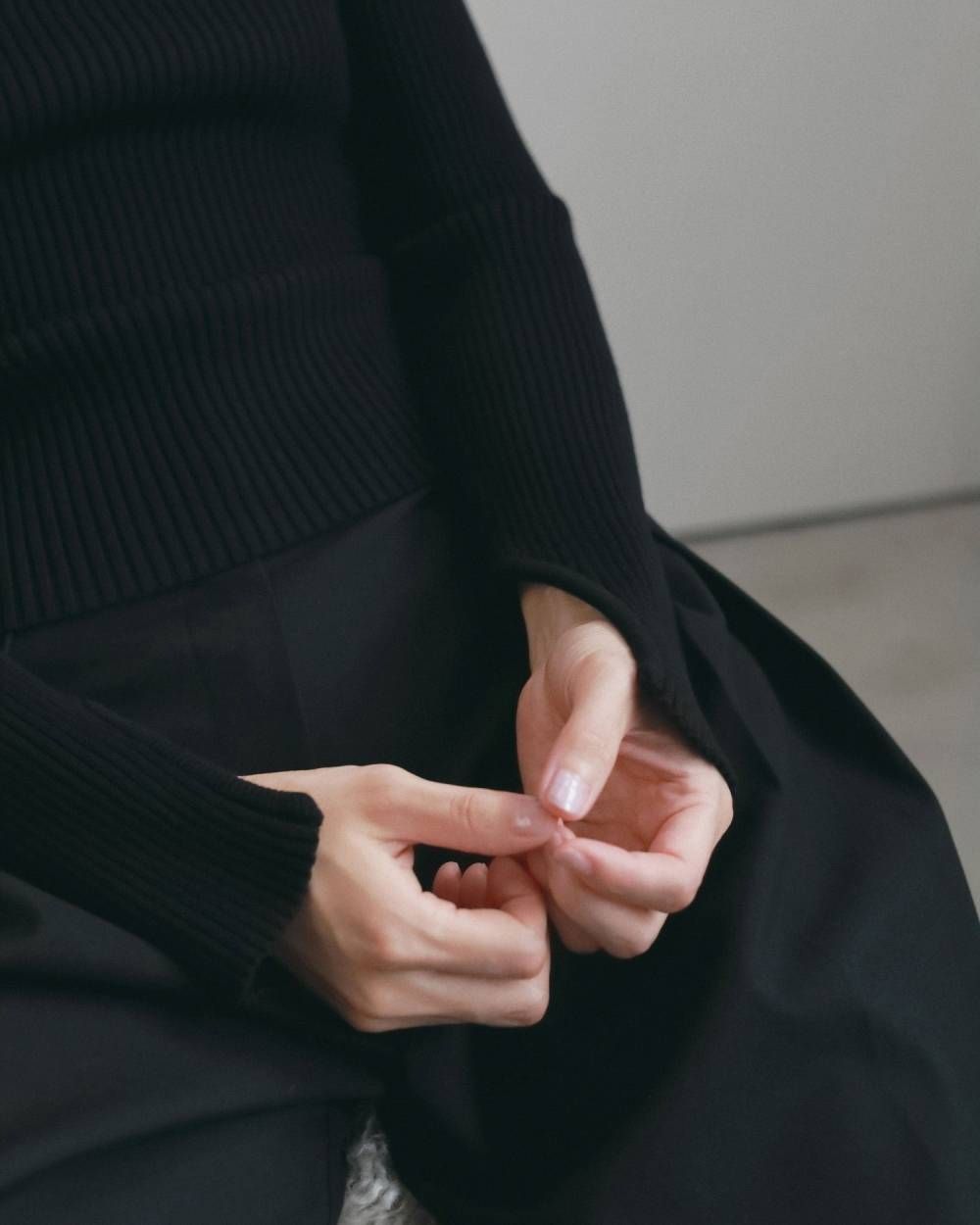 スリットタートルニット (ブラック) Slit Turtle Knit (Black) / 26AW 【6月29日まで期間限定予約】