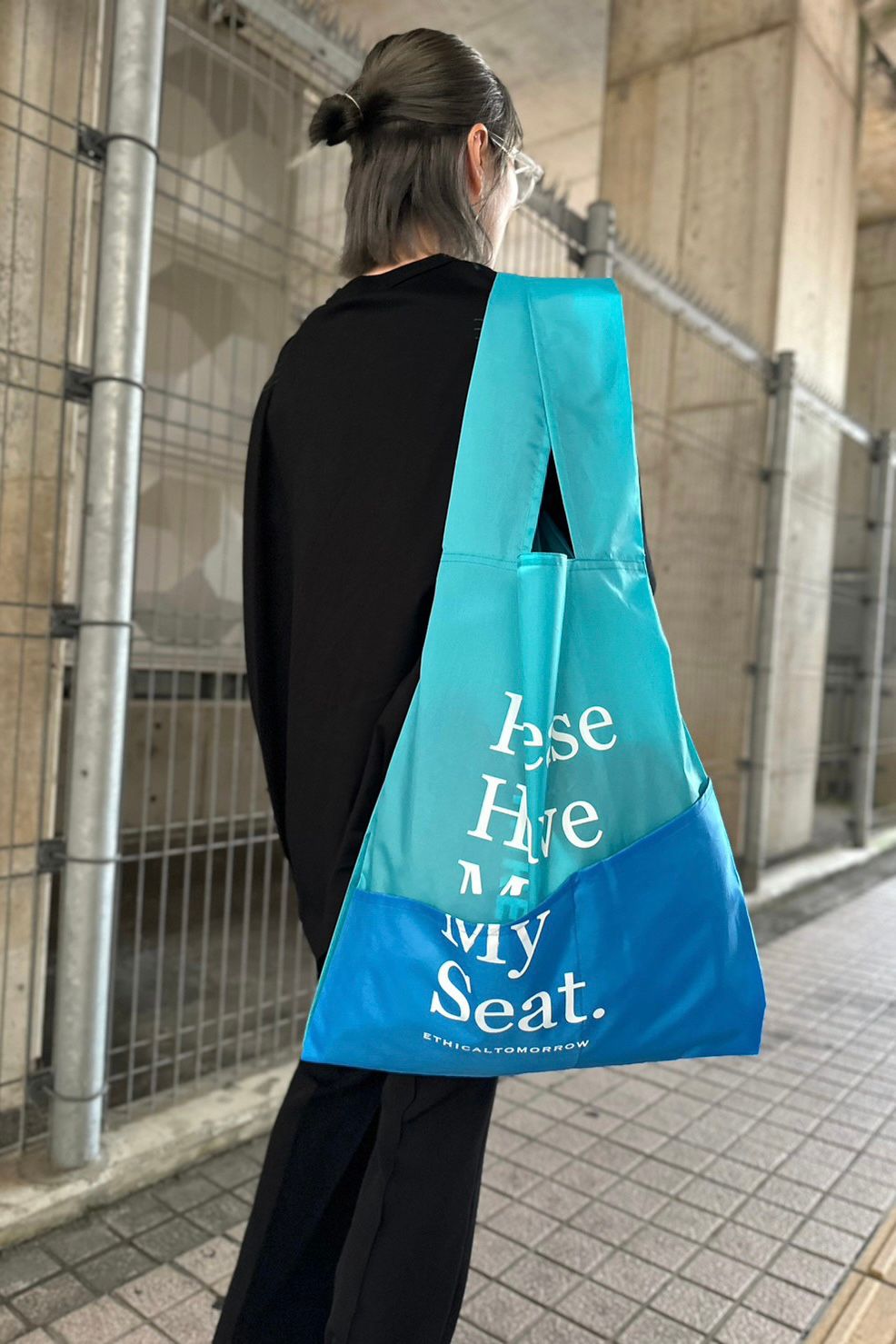 再生PETのBAGでHAVE MY SEATを叫ぶBAG (ライトブルー)