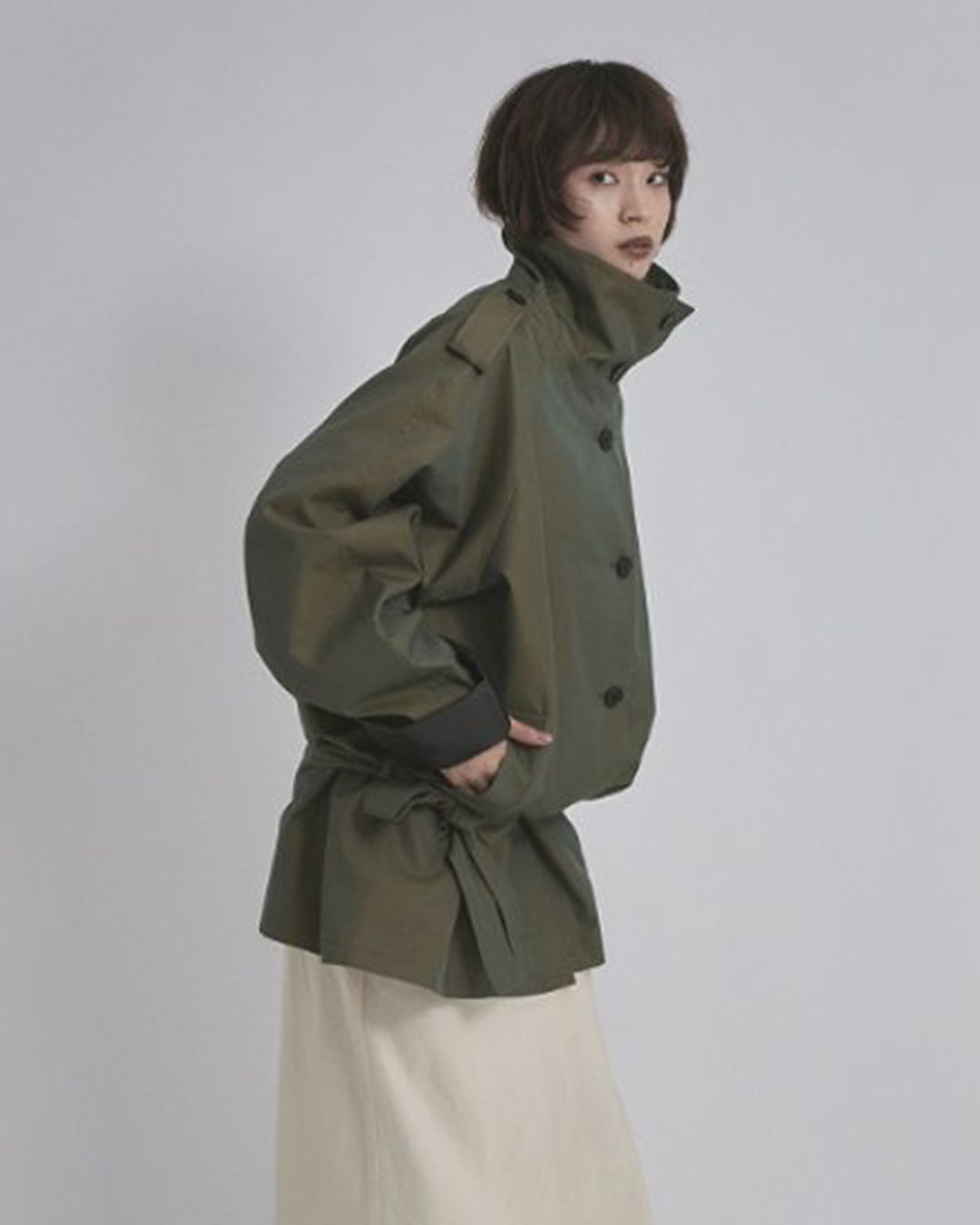 【先行予約】【26TH-05】スタンドカラートレンチコート (カーキ) Stand collar trench (Khaki) /  エコファー  /  フェイクファー 【受注期間6/14 23:59まで】