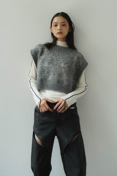 embroidery knit best / エンブロイダリーニットベスト (グレー)