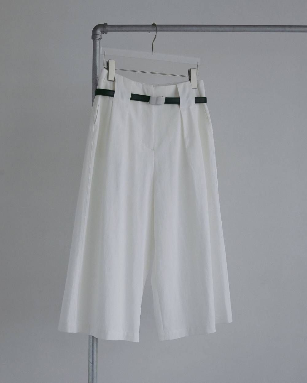 タック バミューダパンツ (ホワイト) Tuck Bermuda Pants (White) / 27SS