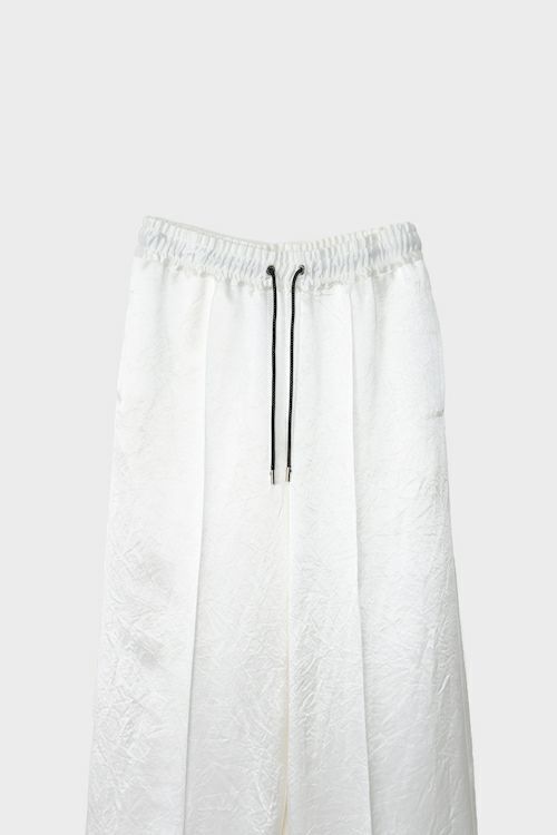 【24AW】SATIN RELAX PANTS / サテンリラックスパンツ (ホワイト)