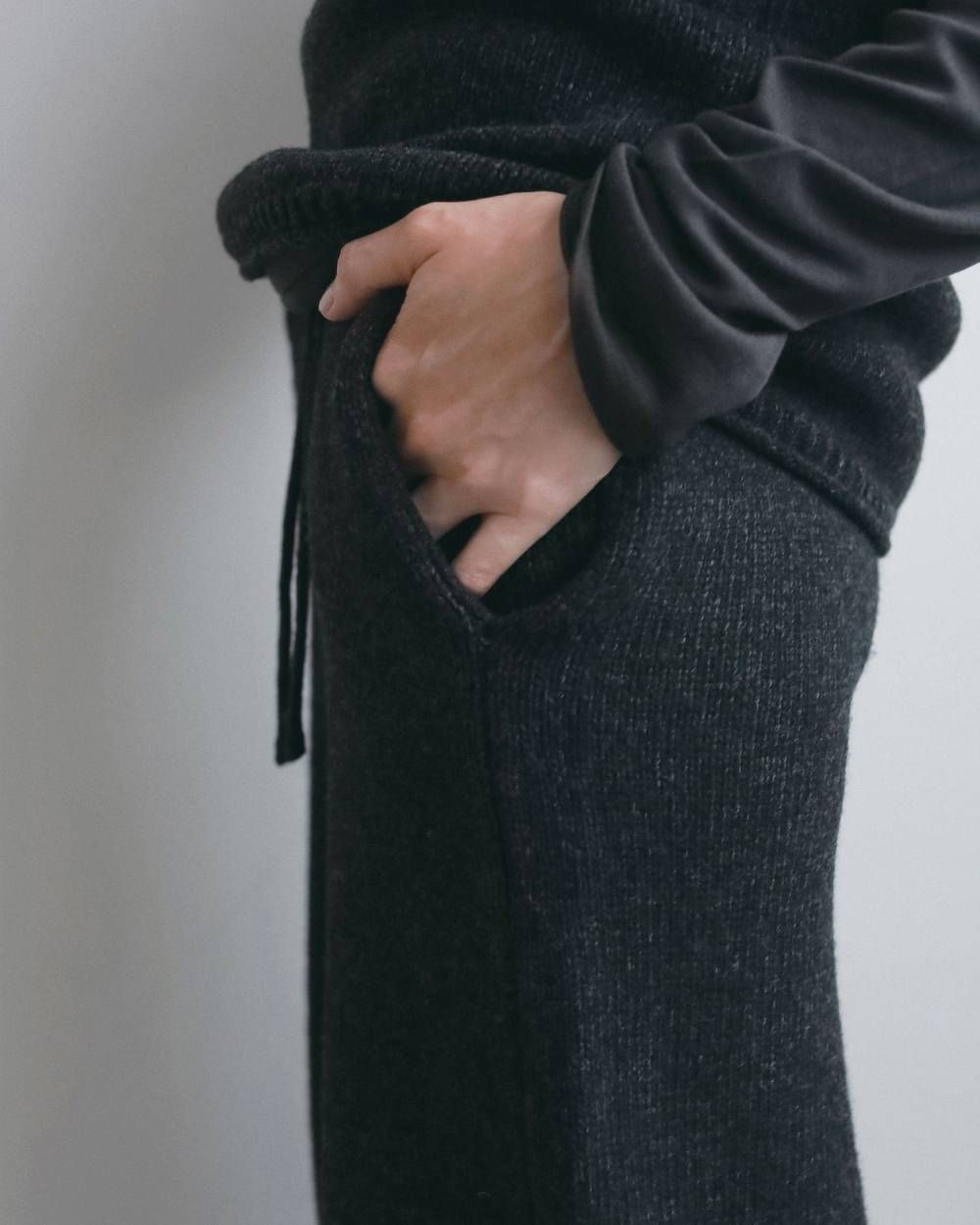 ニットコクーンパンツ (チャコールグレー) Knit Cocoon Pants (Charcoal gray) / 26AW 【6月29日まで期間限定予約】