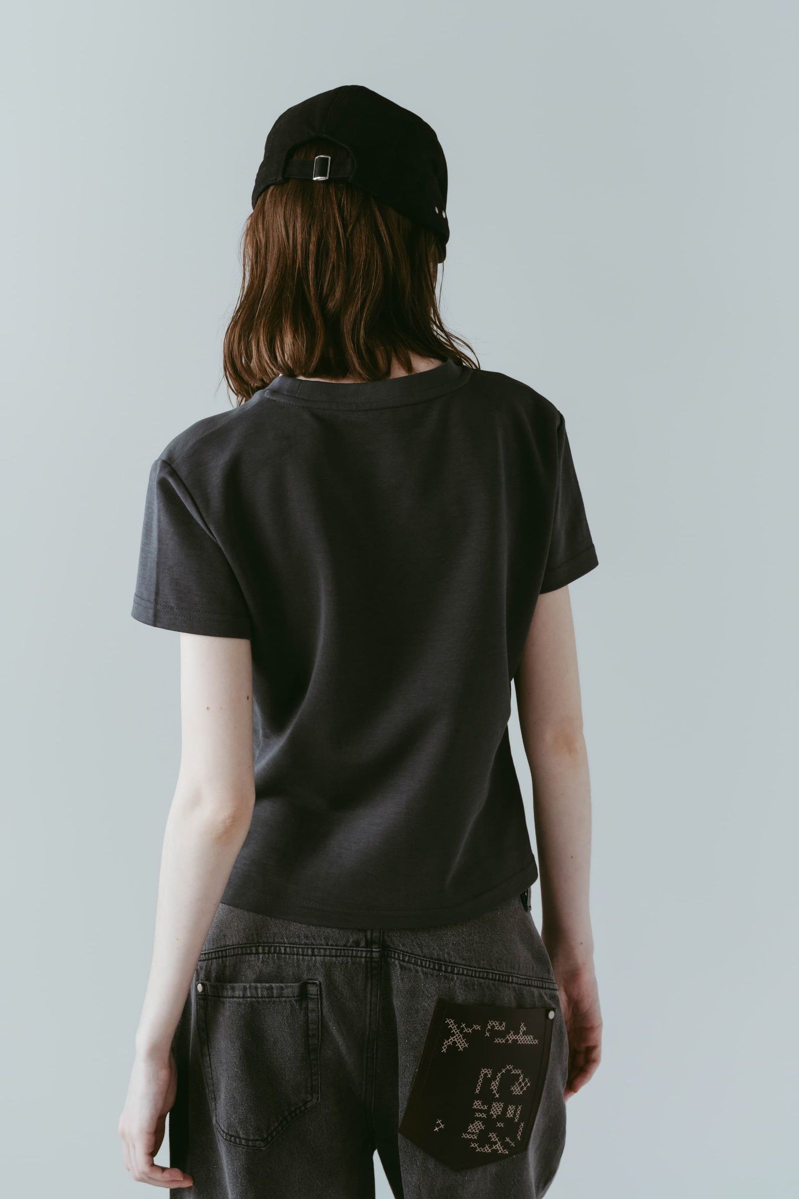 スタッズコンパクトTシャツ (チャコール) studded compact tee (Charcoal) /  26SS