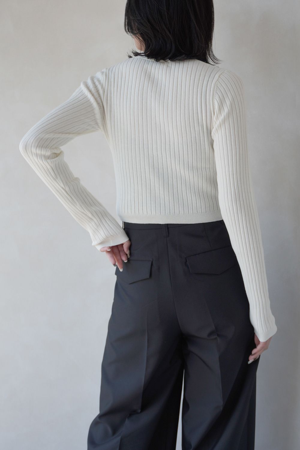 V-NECK CARDIGAN (ホワイト)