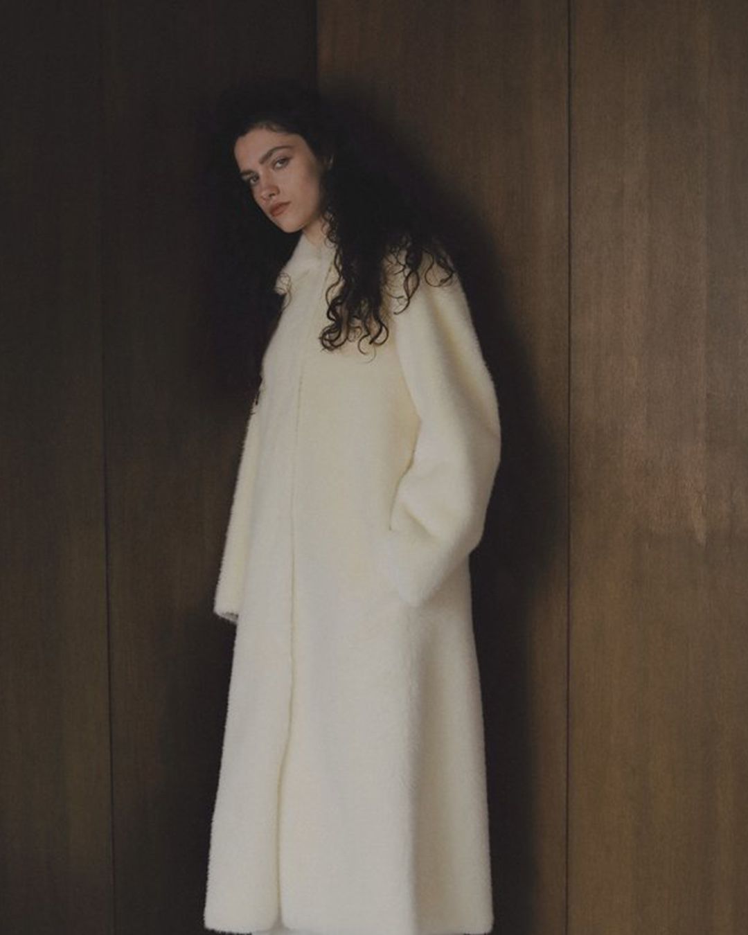 【先行予約】【26TH-13】ムートン調スムースファーロングコート (クリーム) Mouton Like Smooth Fur Long Coat (Cream) /  エコファー  /  フェイクファー 【受注期間6/14 23:59まで】