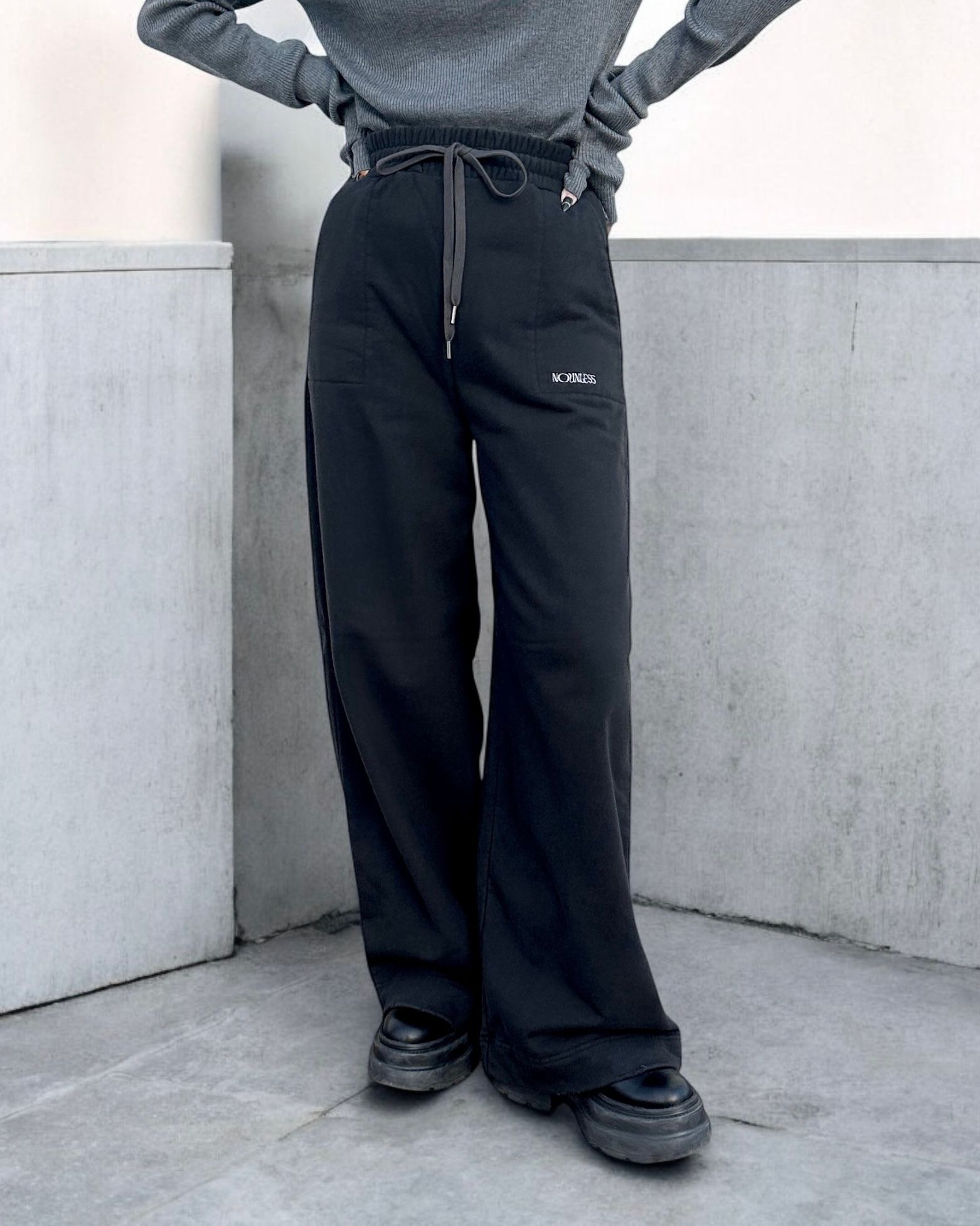 NOUNLESS - NOUNLESS LOOSE SWEAT PANTS (NOIR) / ルーズ