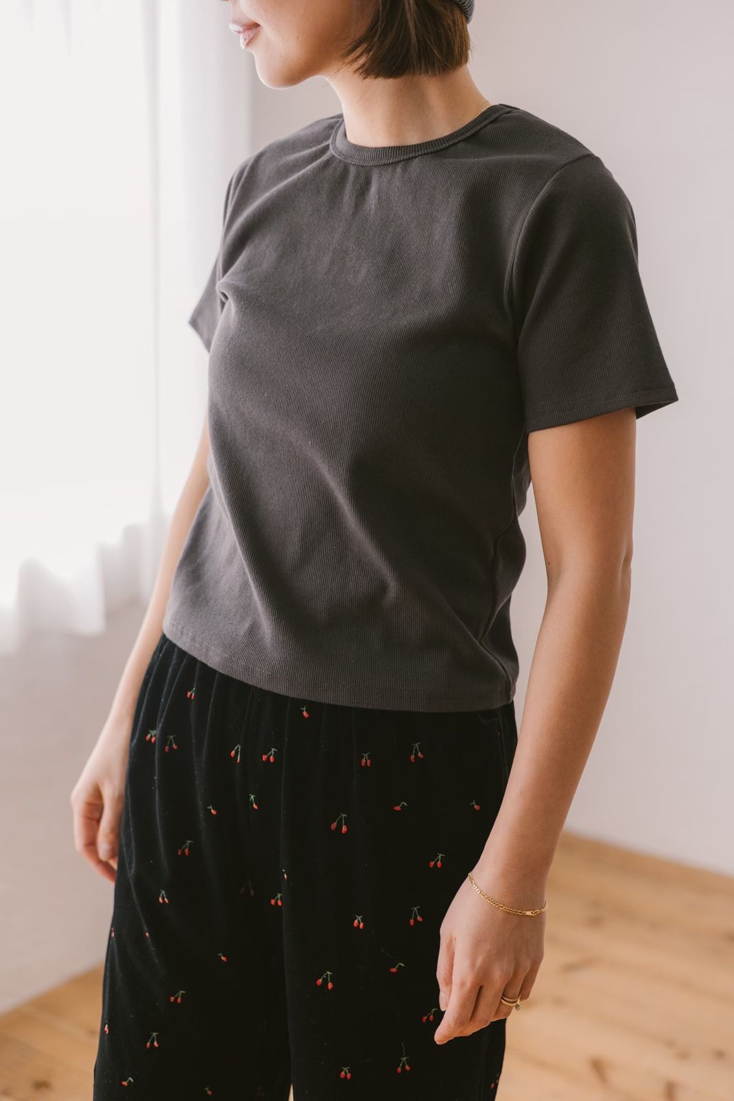 ベーシックスリムハーフスリーブTシャツ (ブラウン) Basic T-shirt (Brown) /  26SS