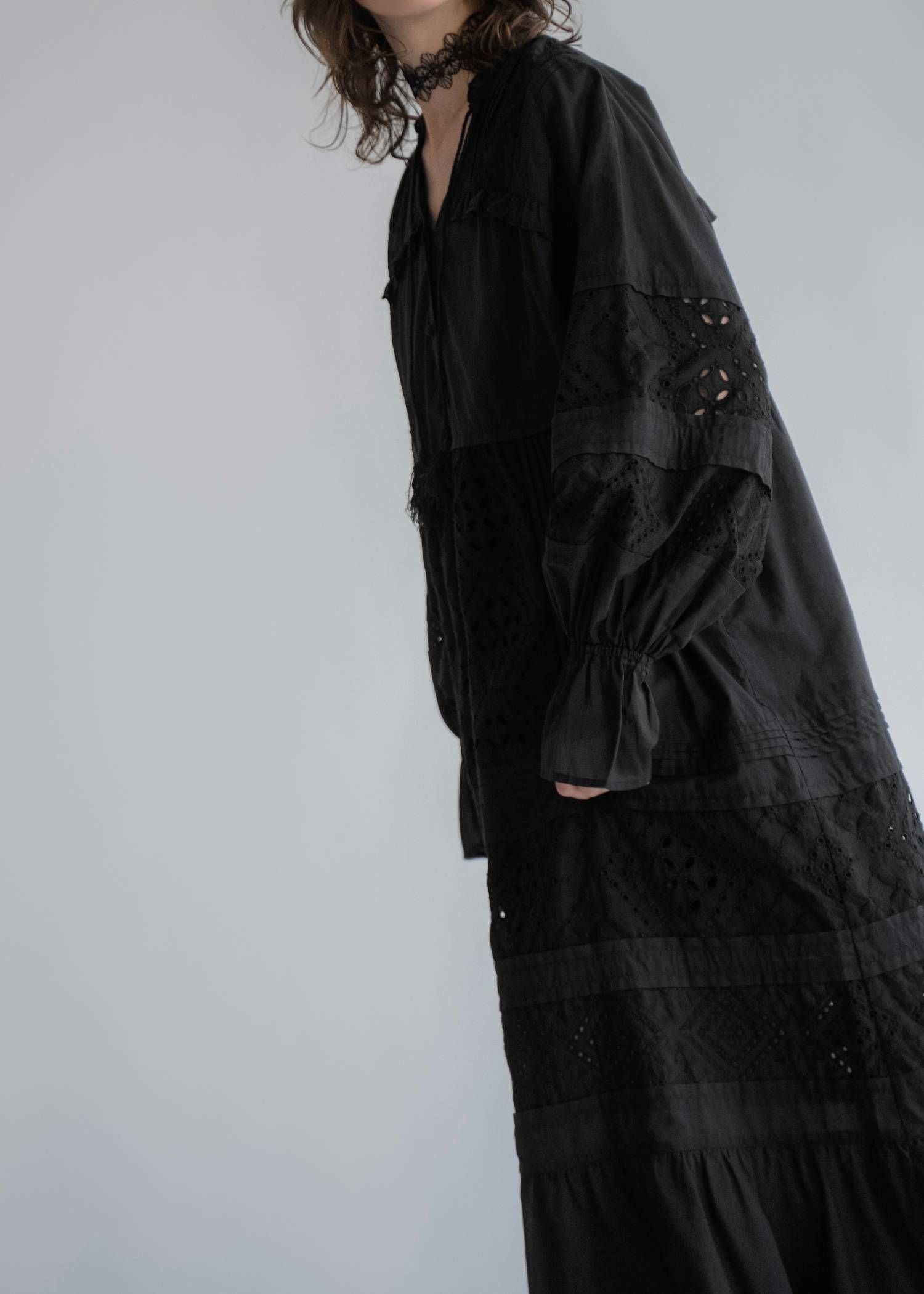 ティアードワンピース (ブラック) pieced cotton lace tiered volume OP (Black) /  26SS