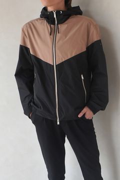 【BOSS】ナイロントラックフーディ (ミディアムベージュ)