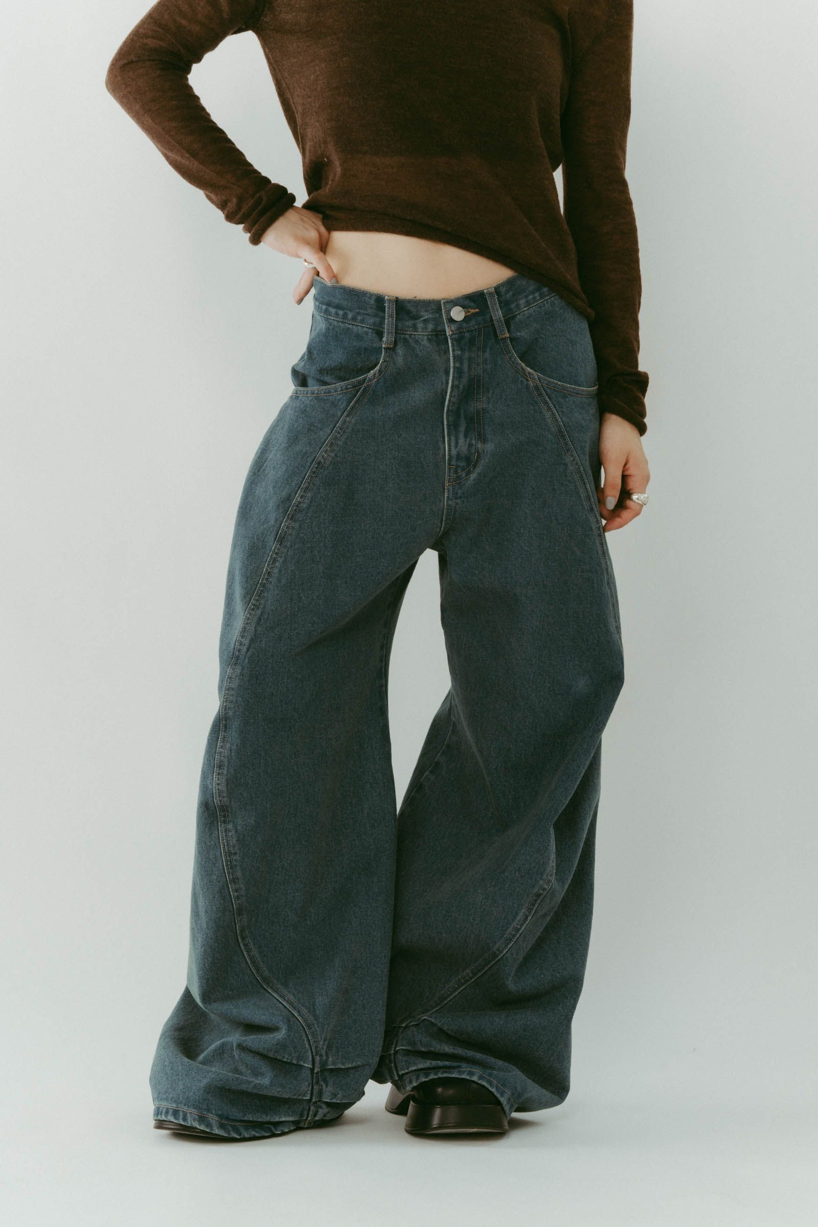 tuck design denim pants / タックデザインデニムパンツ (デニムブルー) / 25AW