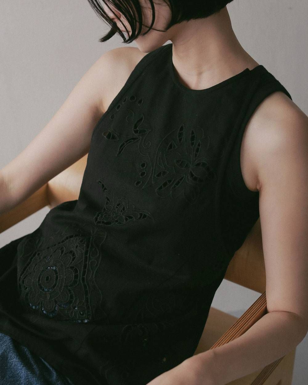 カットワークレースエプロン (ブラック) Cutwork Lace Apron (Black) / 27SS