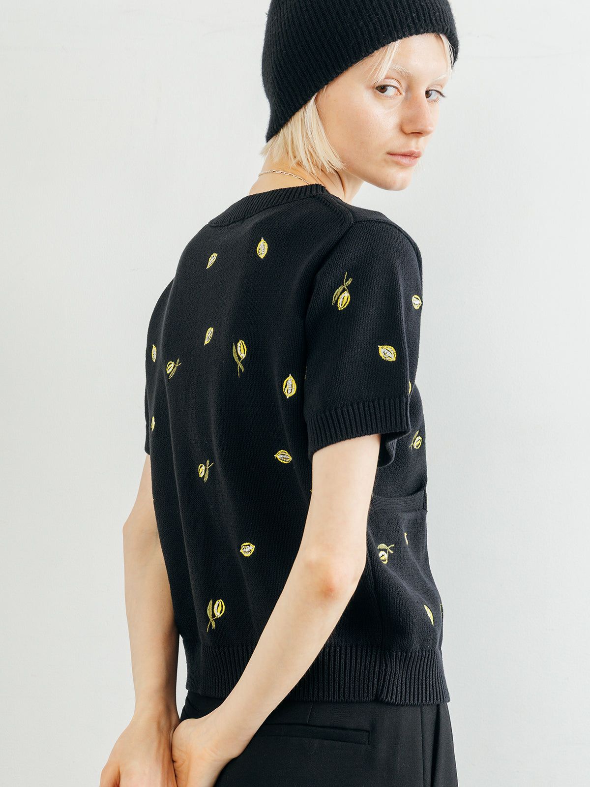 モチーフ エンブロイダリー ニットカーディガン (ブラック) MOTIF EMBROIDERY KNIT CD (Black) /  26SS