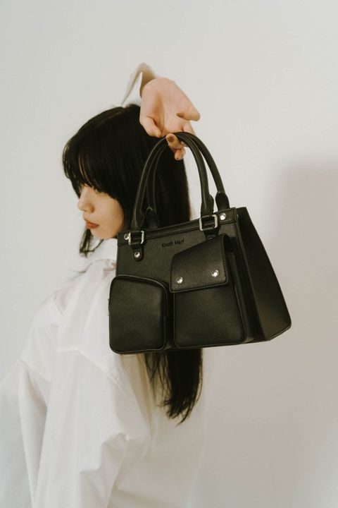 multi pocket hand bag / マルチポケットハンドバッグ (ブラック)