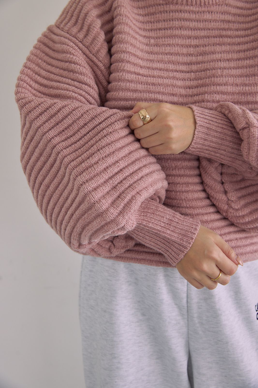 ボリュームスリーブニットトップス (ピンク) Raglan Sleeve Long Coat (Pink) / 26AW