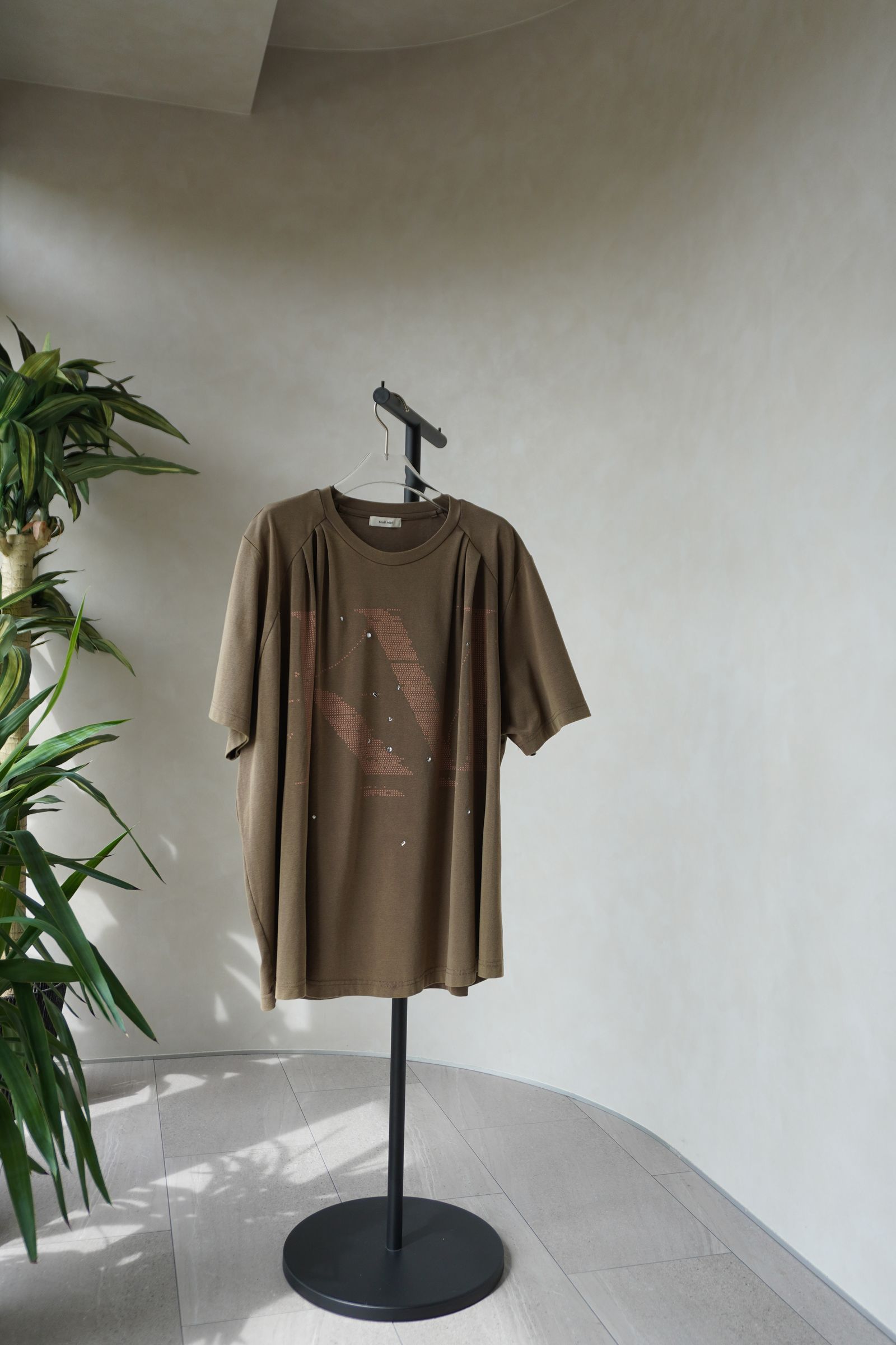 タック オーバーサイズTシャツ (ブラウン) tuck detail oversized tee(unisex) (Brown) /  26SS