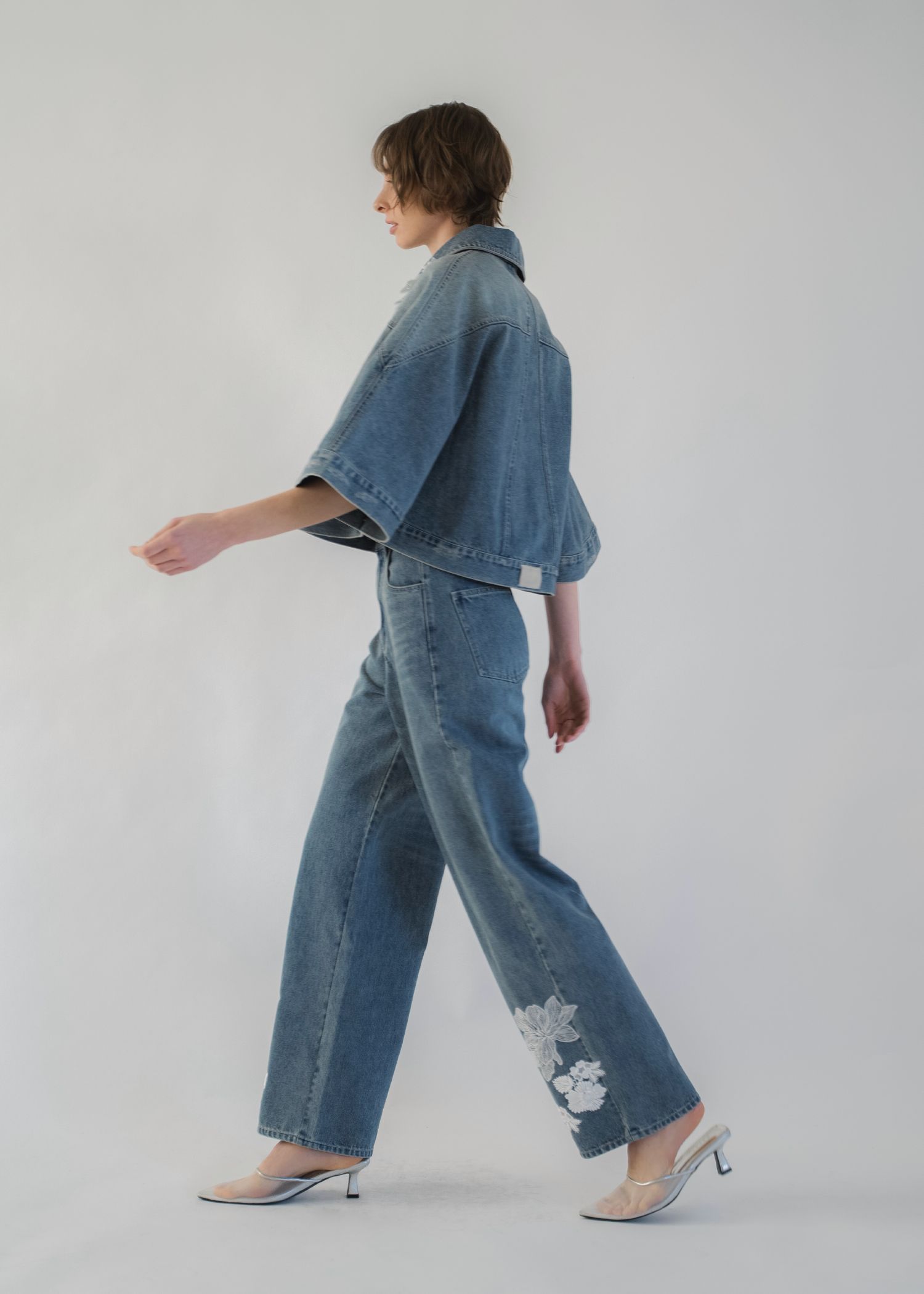 lace embellished hem straight denim PT / レース ストレートデニムパンツ (L/blue) / 26SS