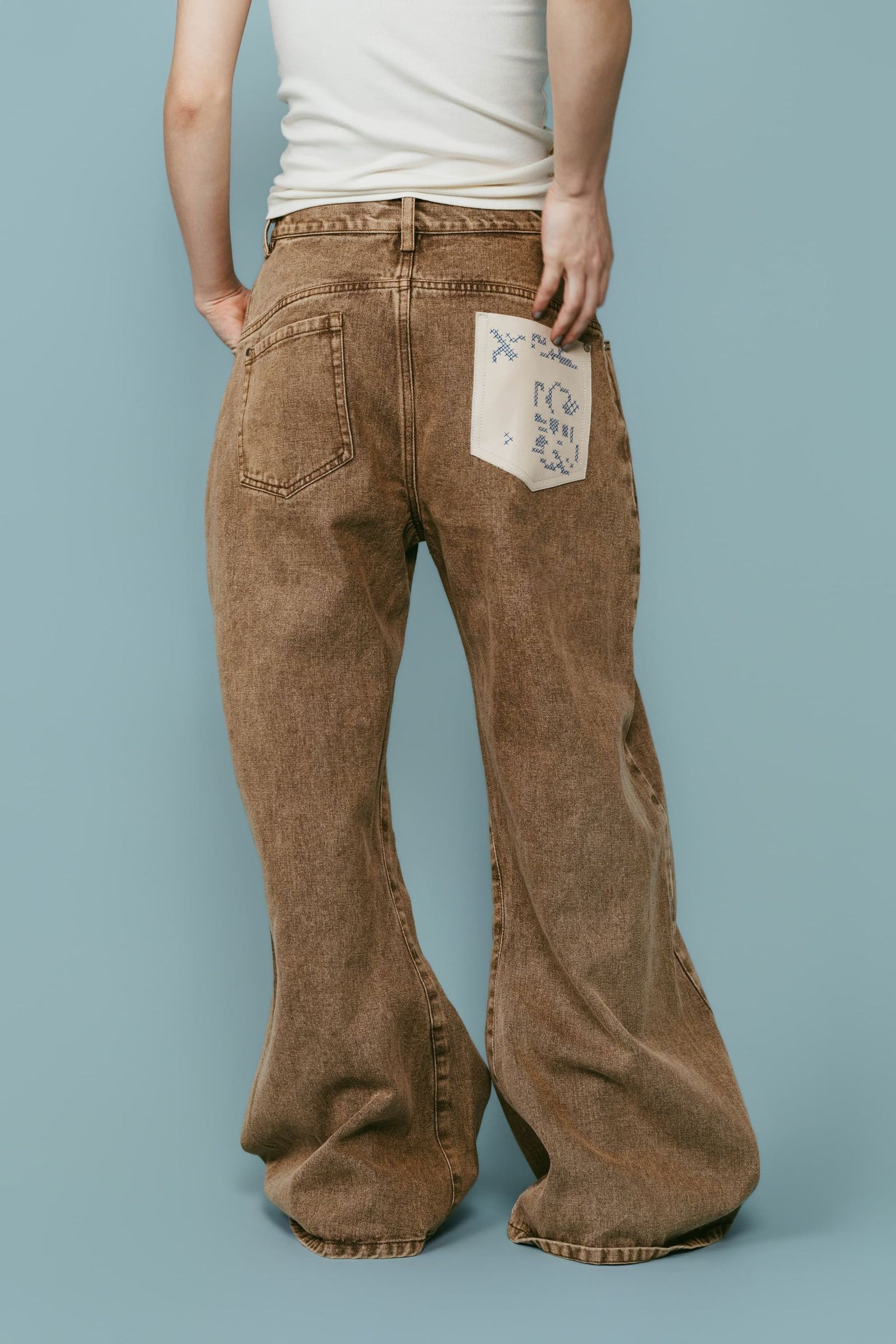 ワイドベルボトムデニムパンツ (ブラウン) wide bell-bottom denim pants (Brown) /  26SS