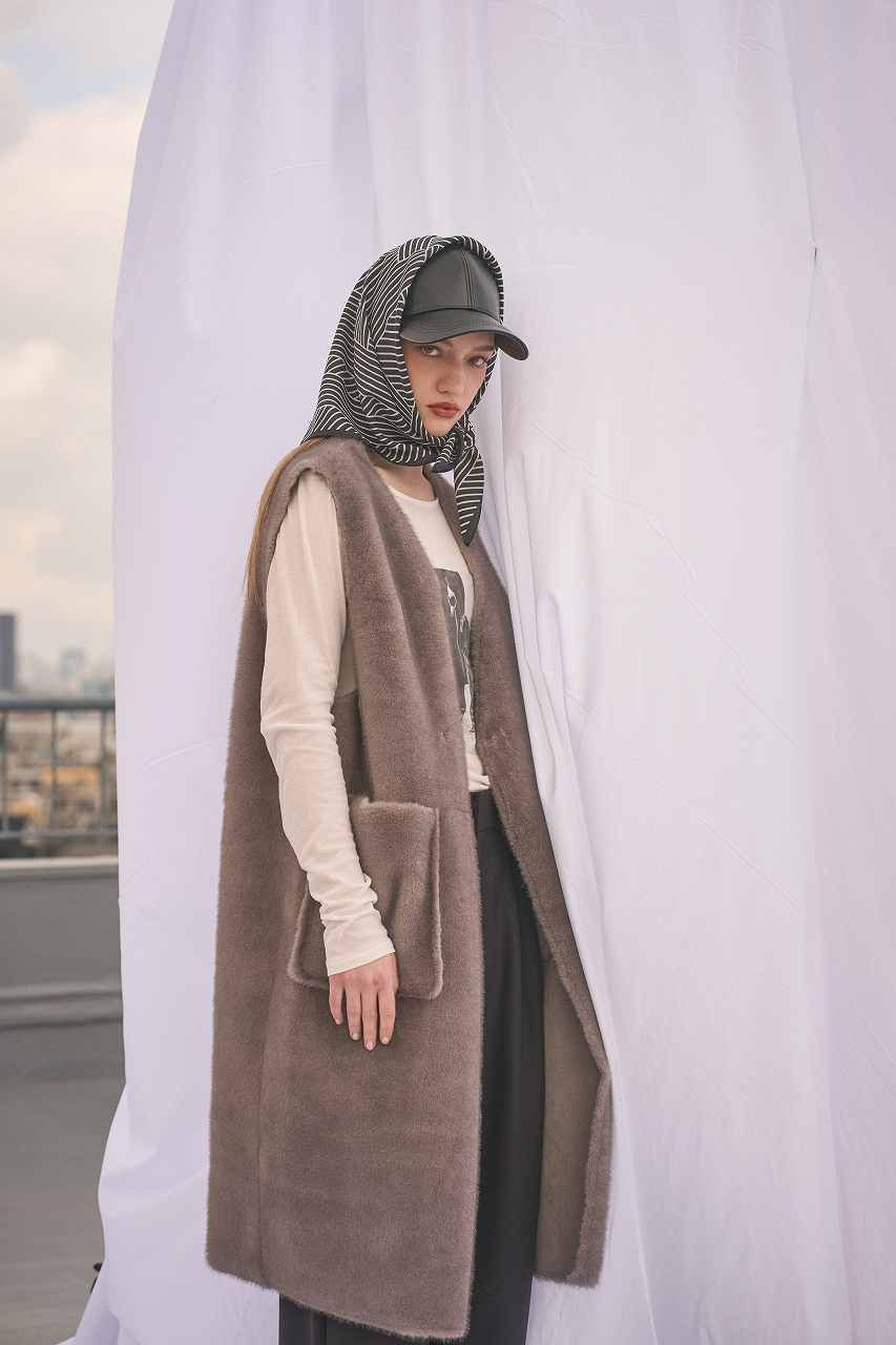 リバーシブル ムートンジレ (ベージュ) Reversible shearling gilet (Beige) / 26AW