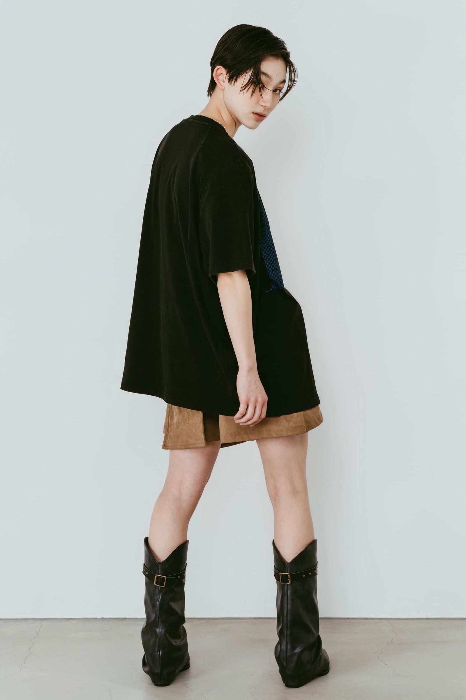 タック オーバーサイズTシャツ (ブラック) tuck detail oversized tee(unisex) (Black) /  26SS
