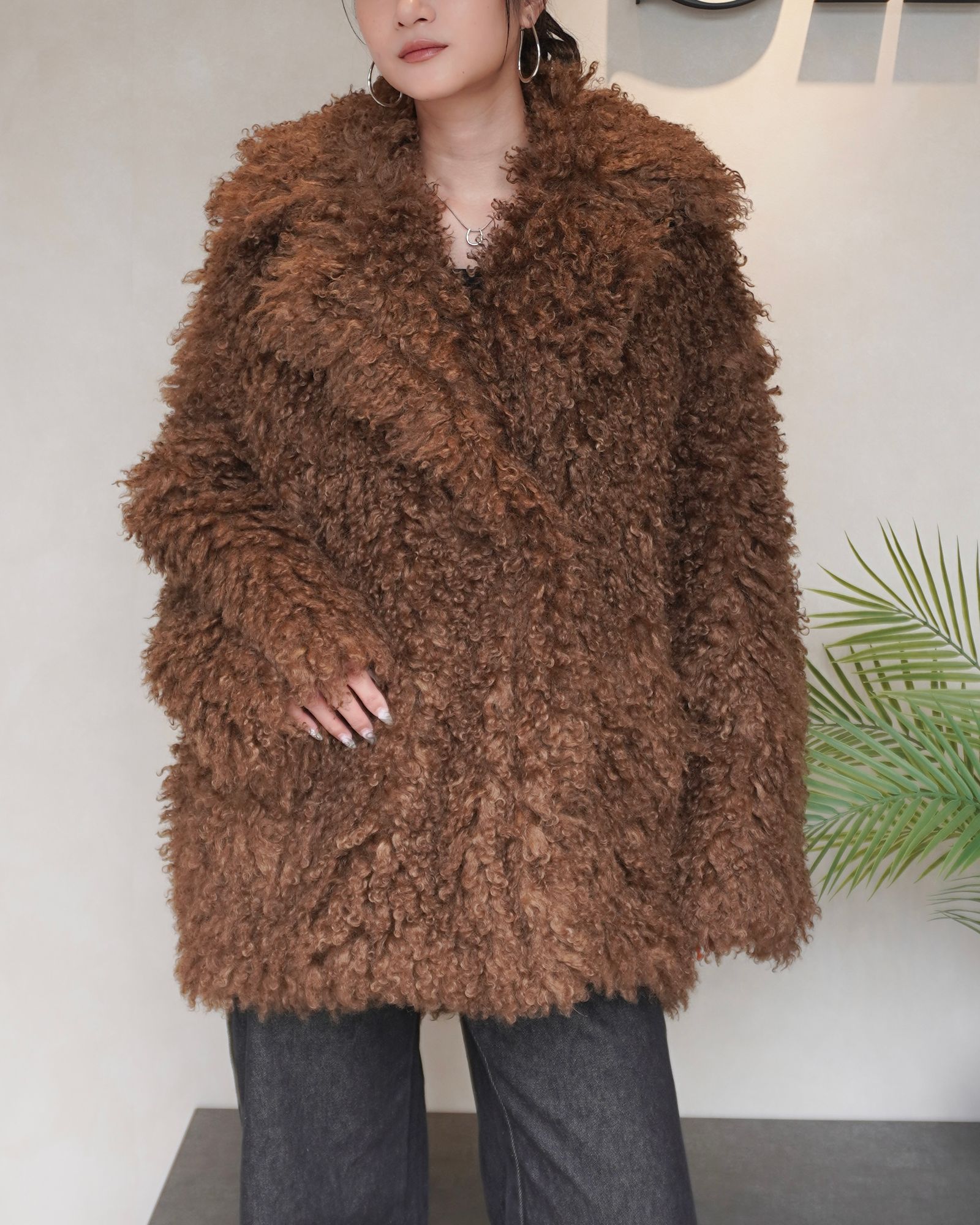 【25AW】CRINPED BOA MIDDLE COAT / クリンプドボアミドルコート (ブラウン)