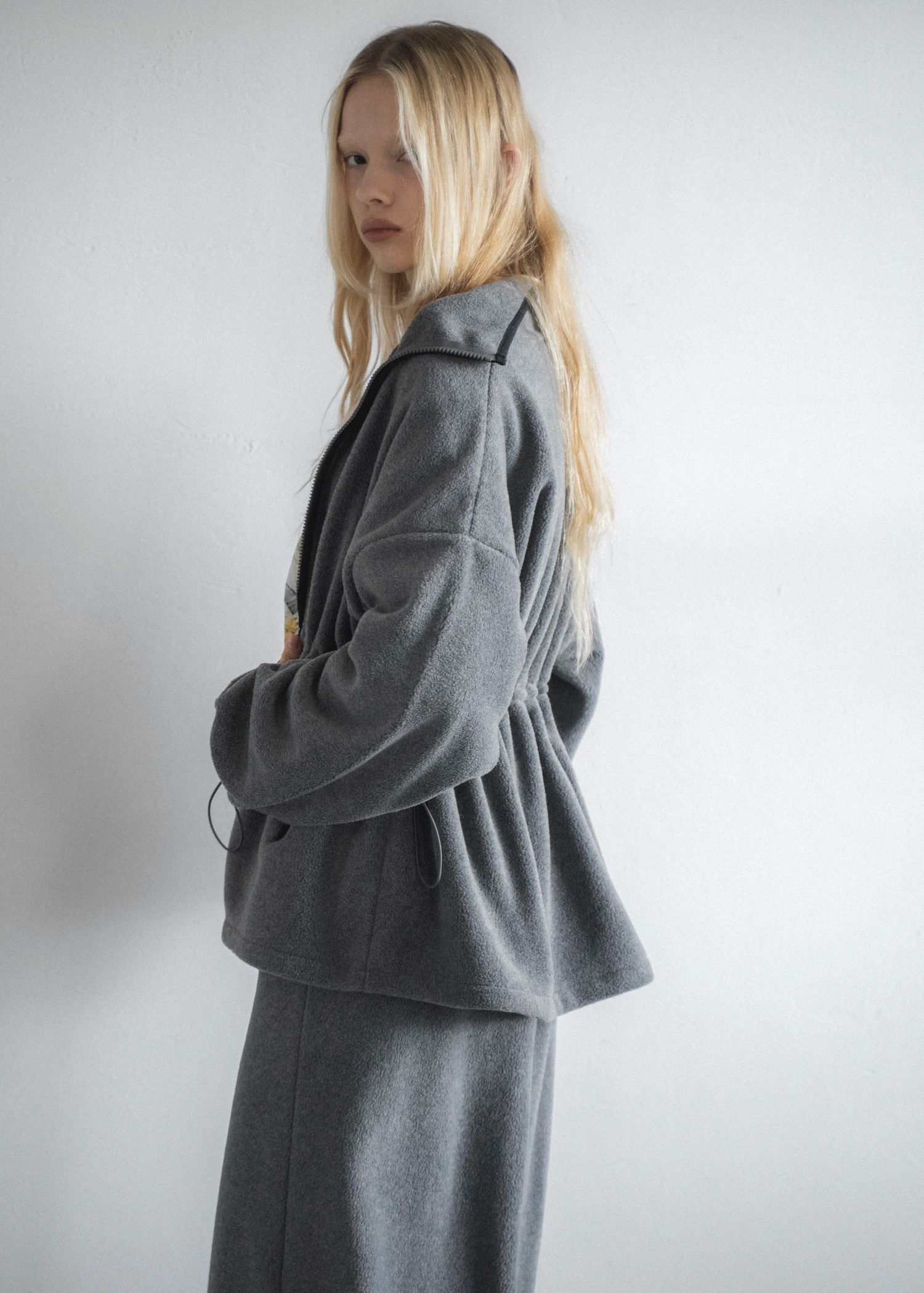 bi color piping fleece drawstring tops / バイカラー フリーストップス (チャコール) / 25AW /