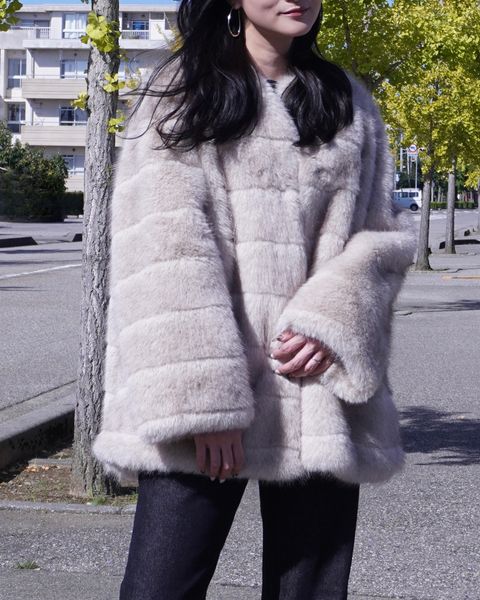 【25AW】Border Fur Coat (グレージュ) / ボーダーファーコート / エコファー / フェイクファー
