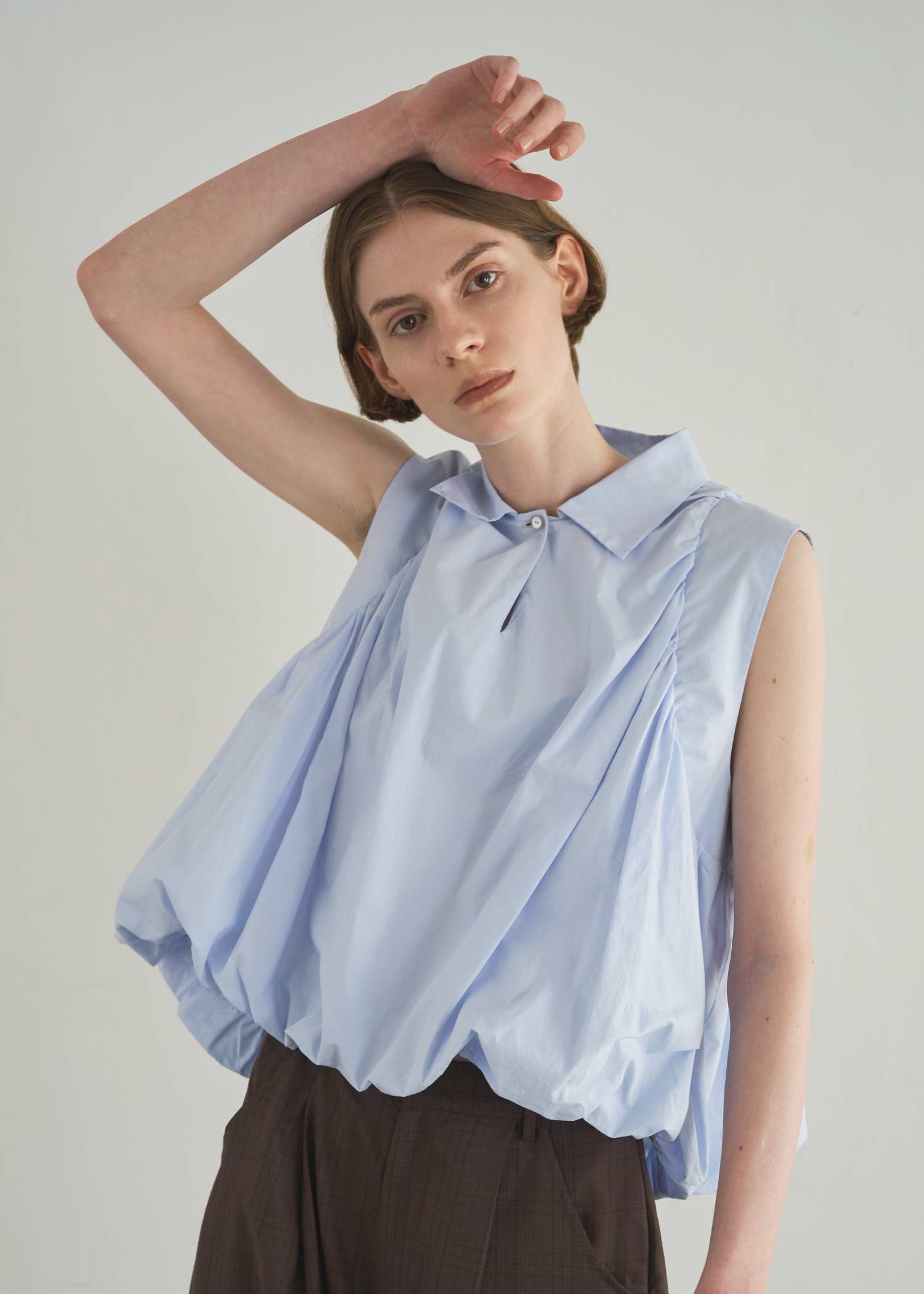 バルーンギャザー ノースリーブトップス (サックス) volume balloon gather no sleeve tops (Sax) /  26SS