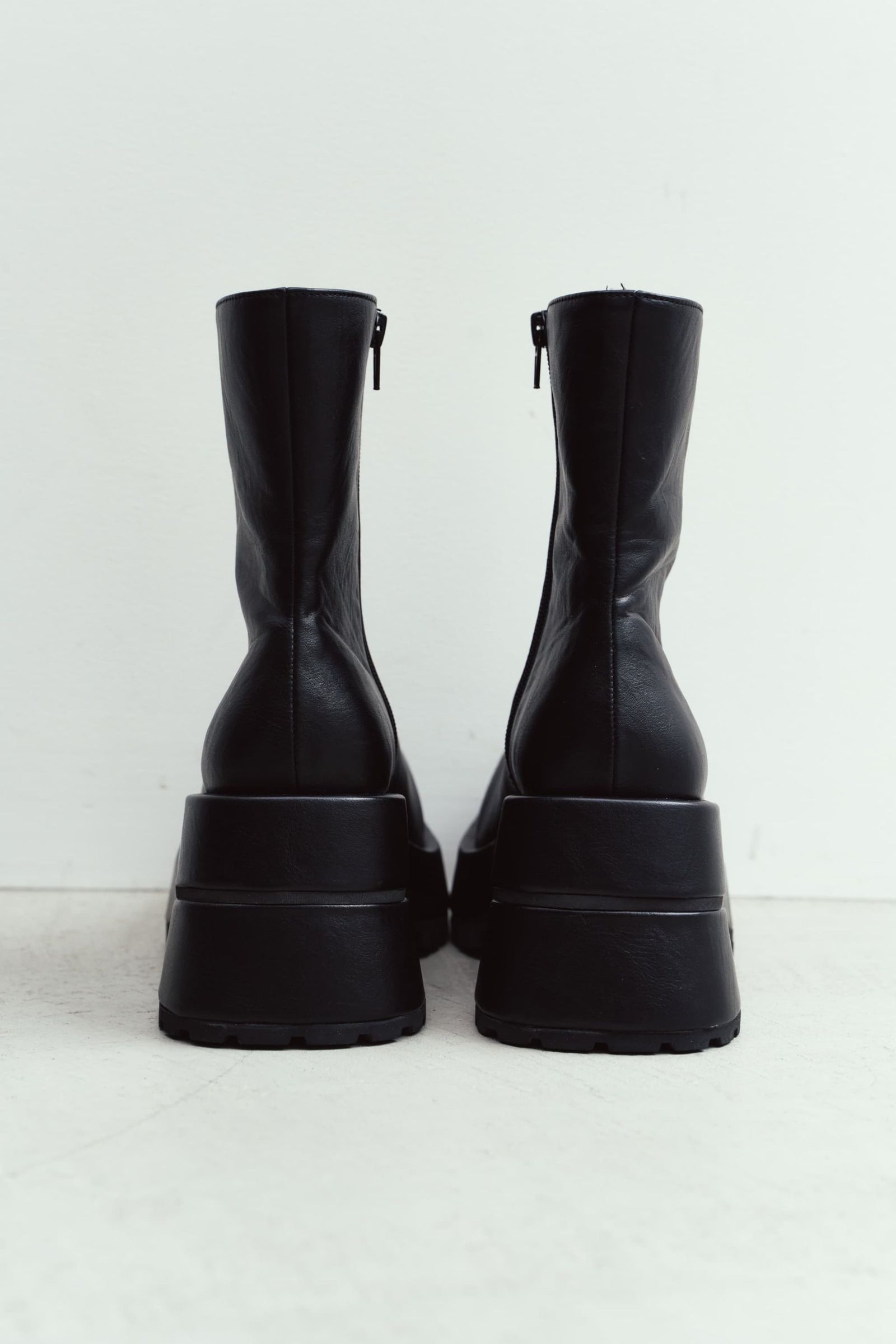 ボリューム スクエアブーツ (ブラック) volume square boots (Black) / 26AW