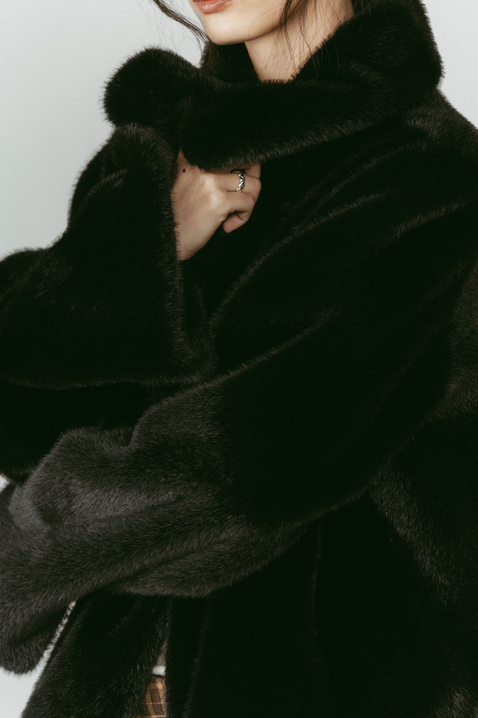 point collar fur coat / ポイントカラー ファーコートジャケット (ブラック) / 25AW