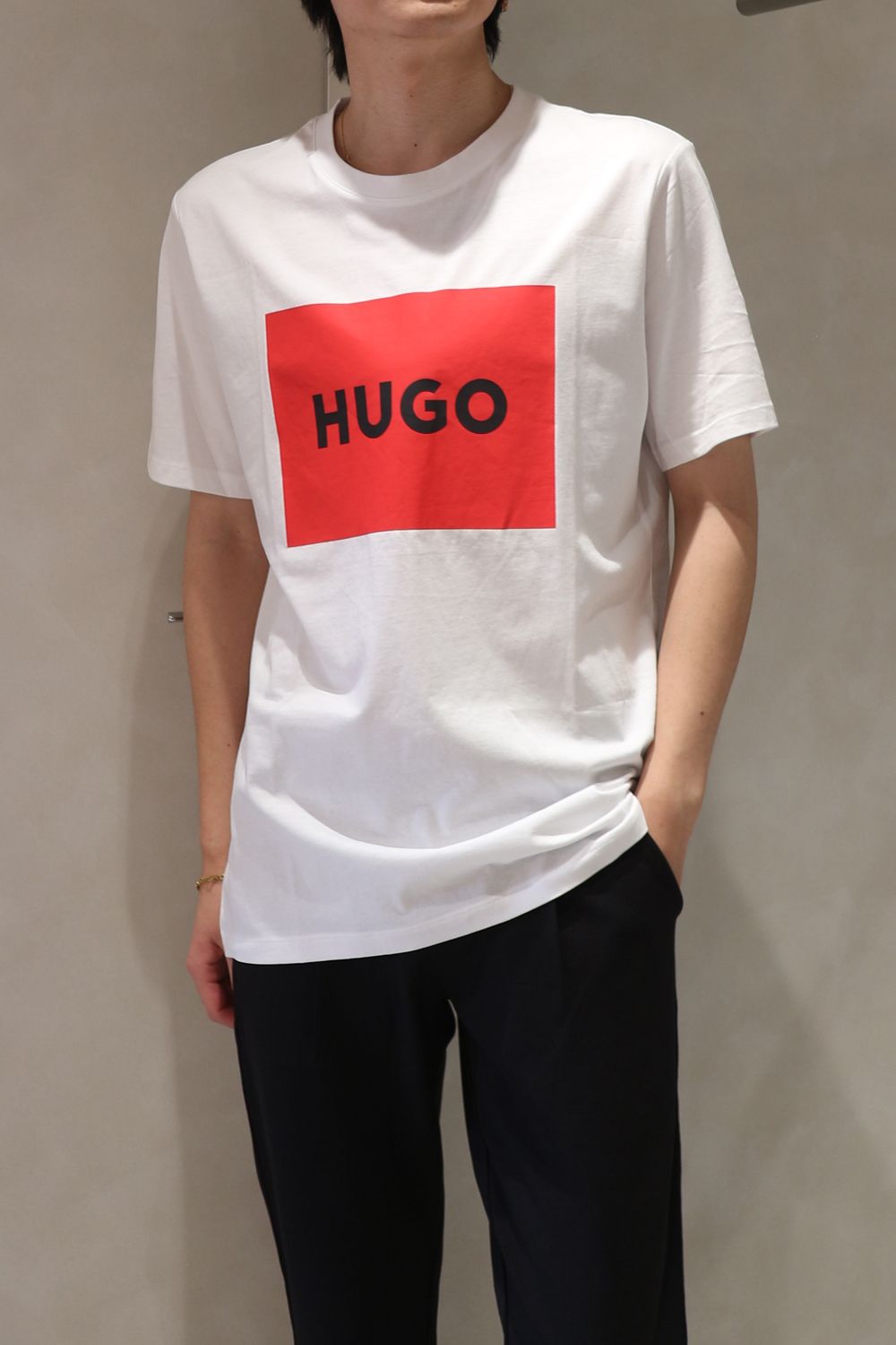 【HUGO RED】ラベルロゴ Tシャツ (ホワイト) / ユニセックス